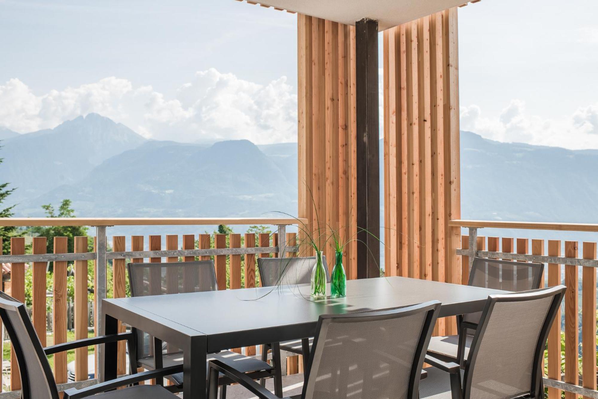 Apartment with Terrace - Photo 3