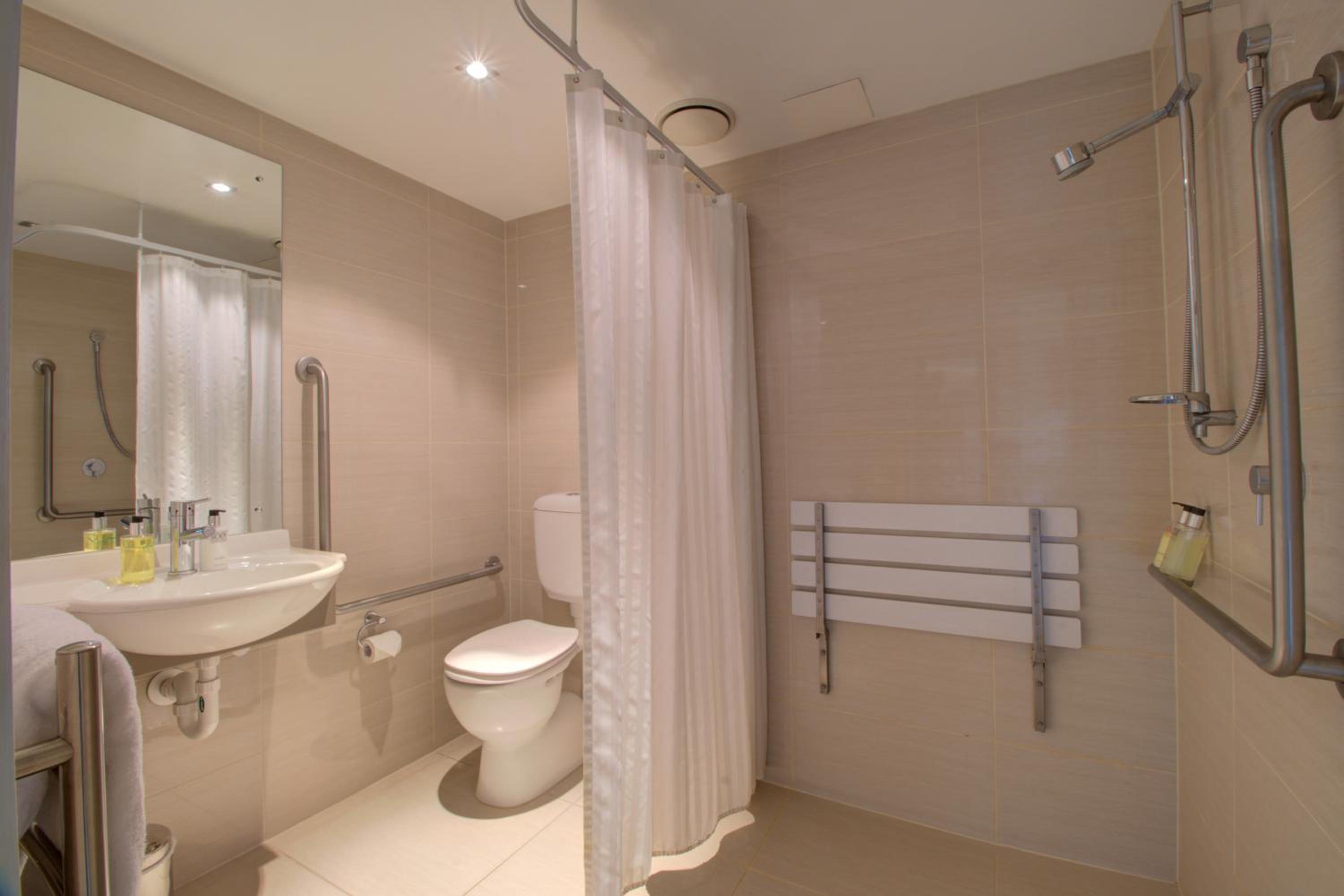 Executive Room - Photo 5