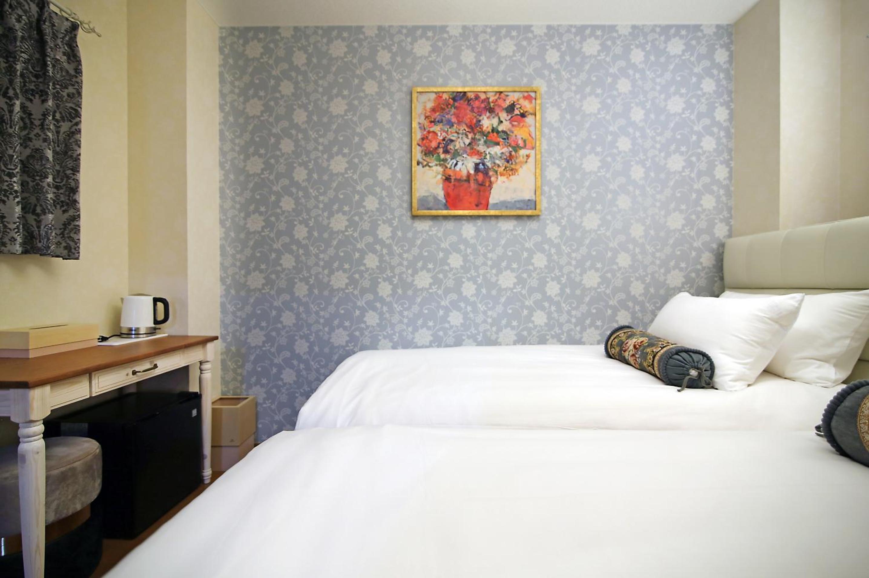 Twin Room with Bath photo 3