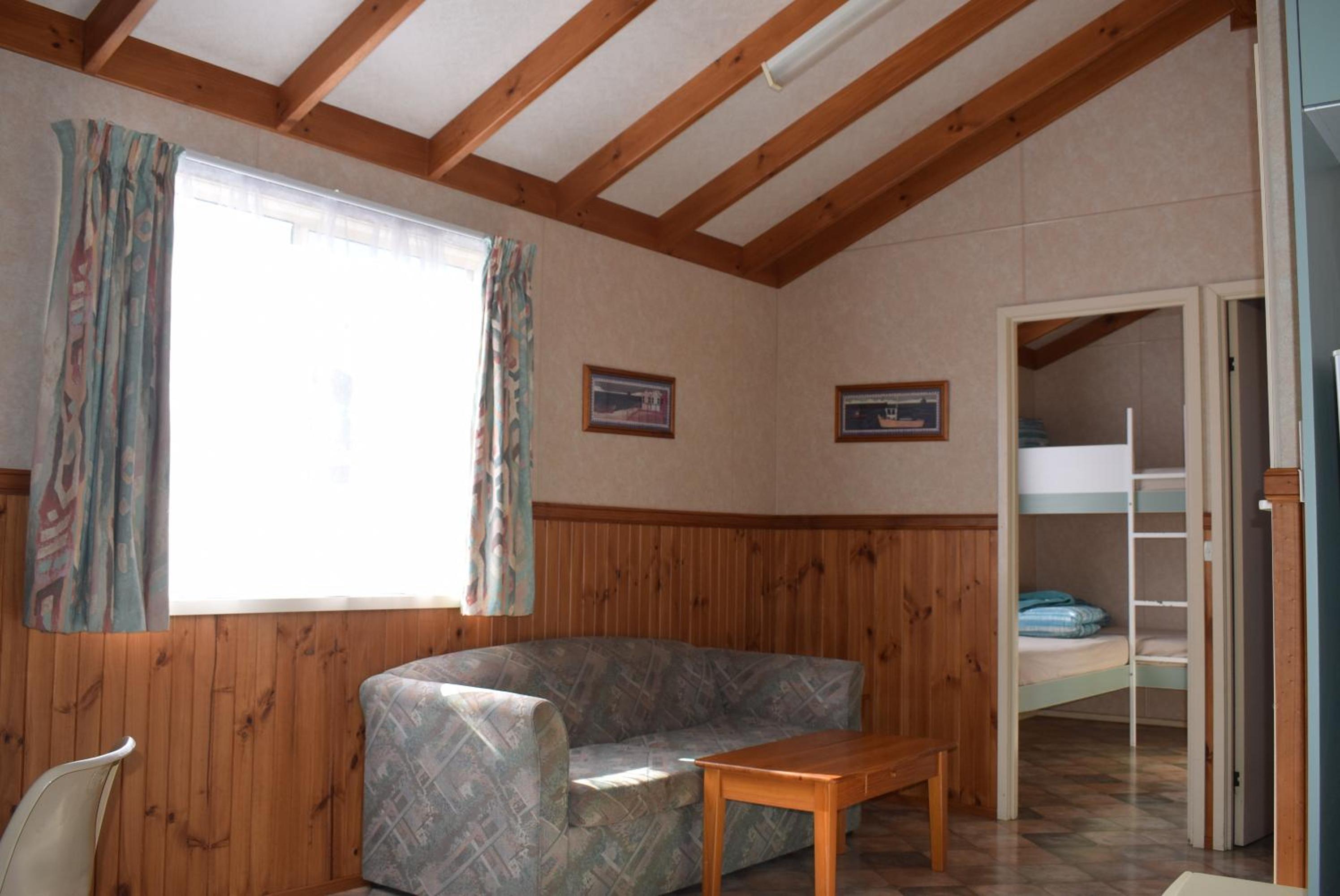 Family Bungalow - Photo 7