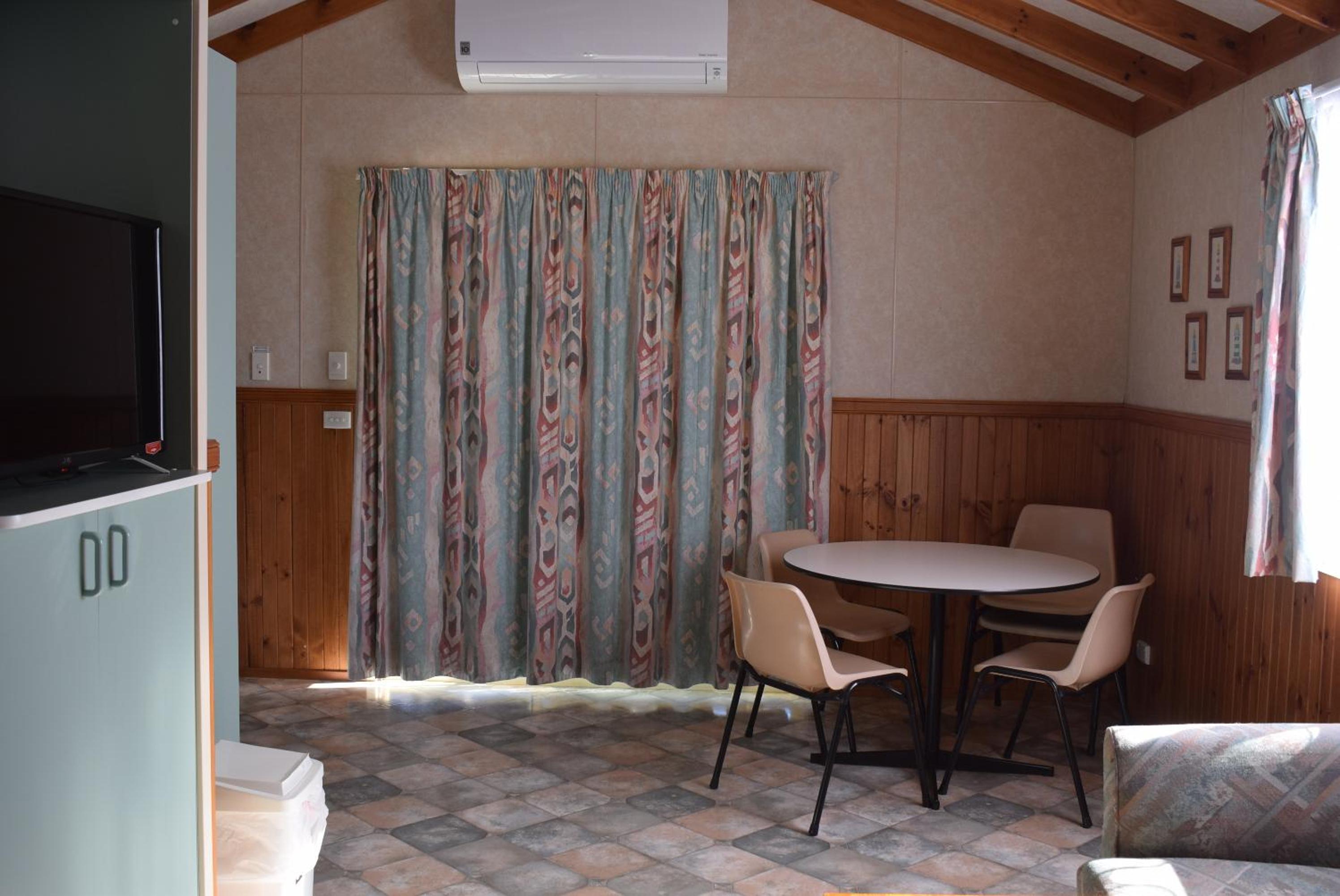 Family Bungalow - Photo 9