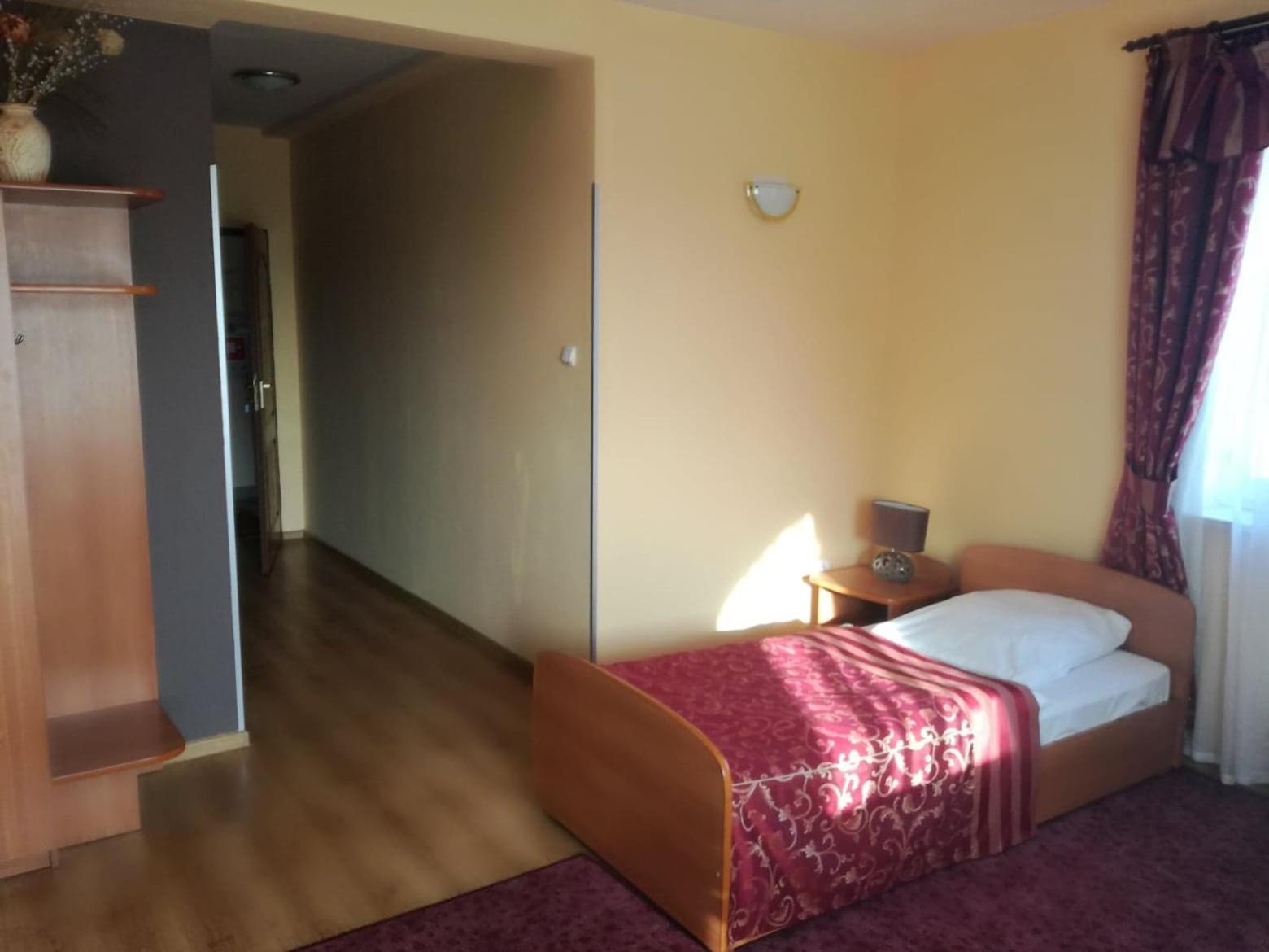 Double Room - Photo 8