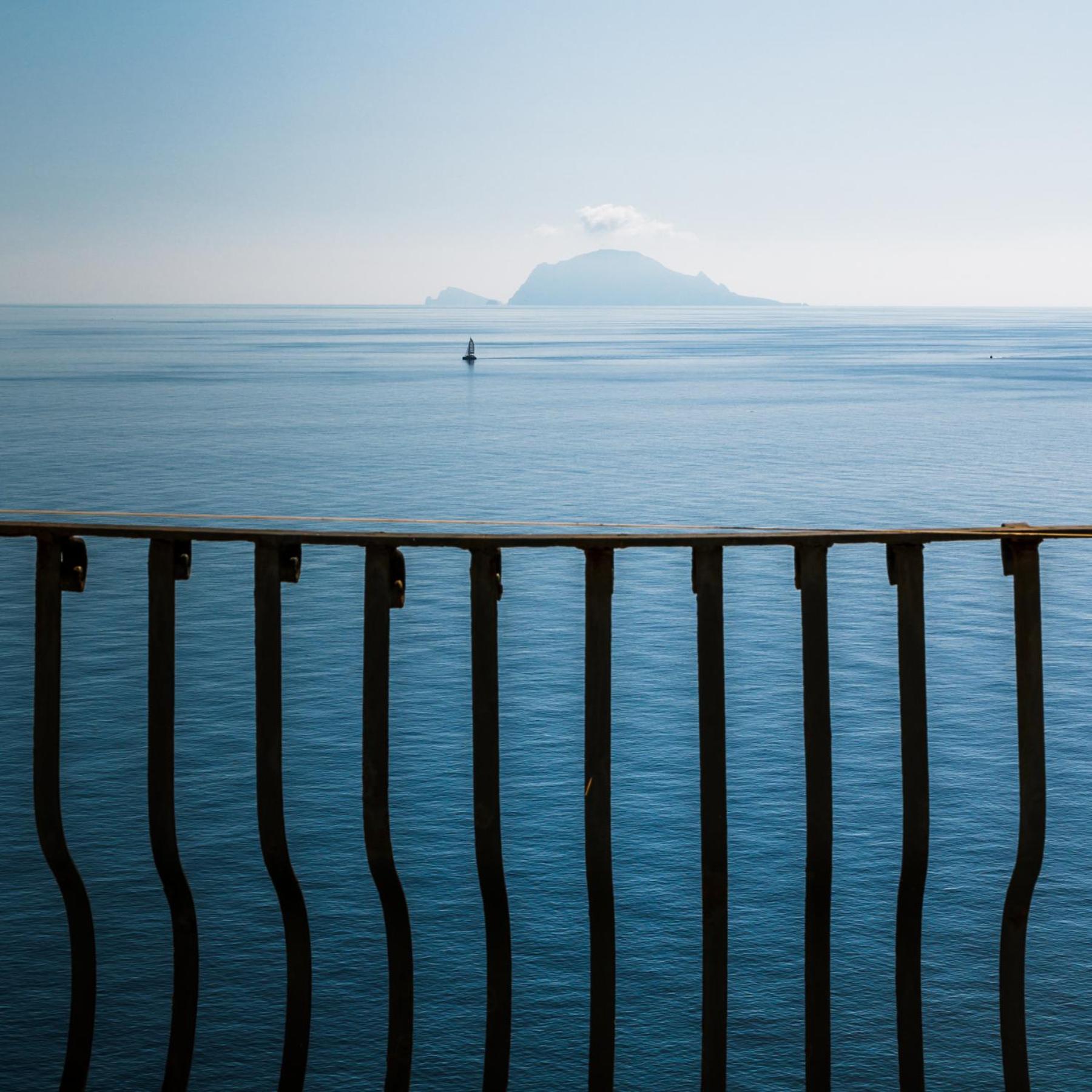 Premium Double or Twin Room with Sea View photo 3