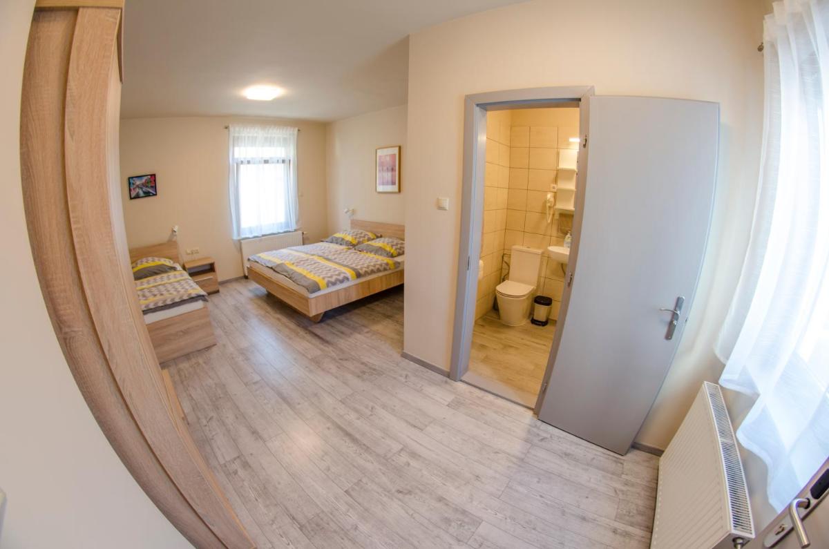 Family Room with Bathroom photo 3