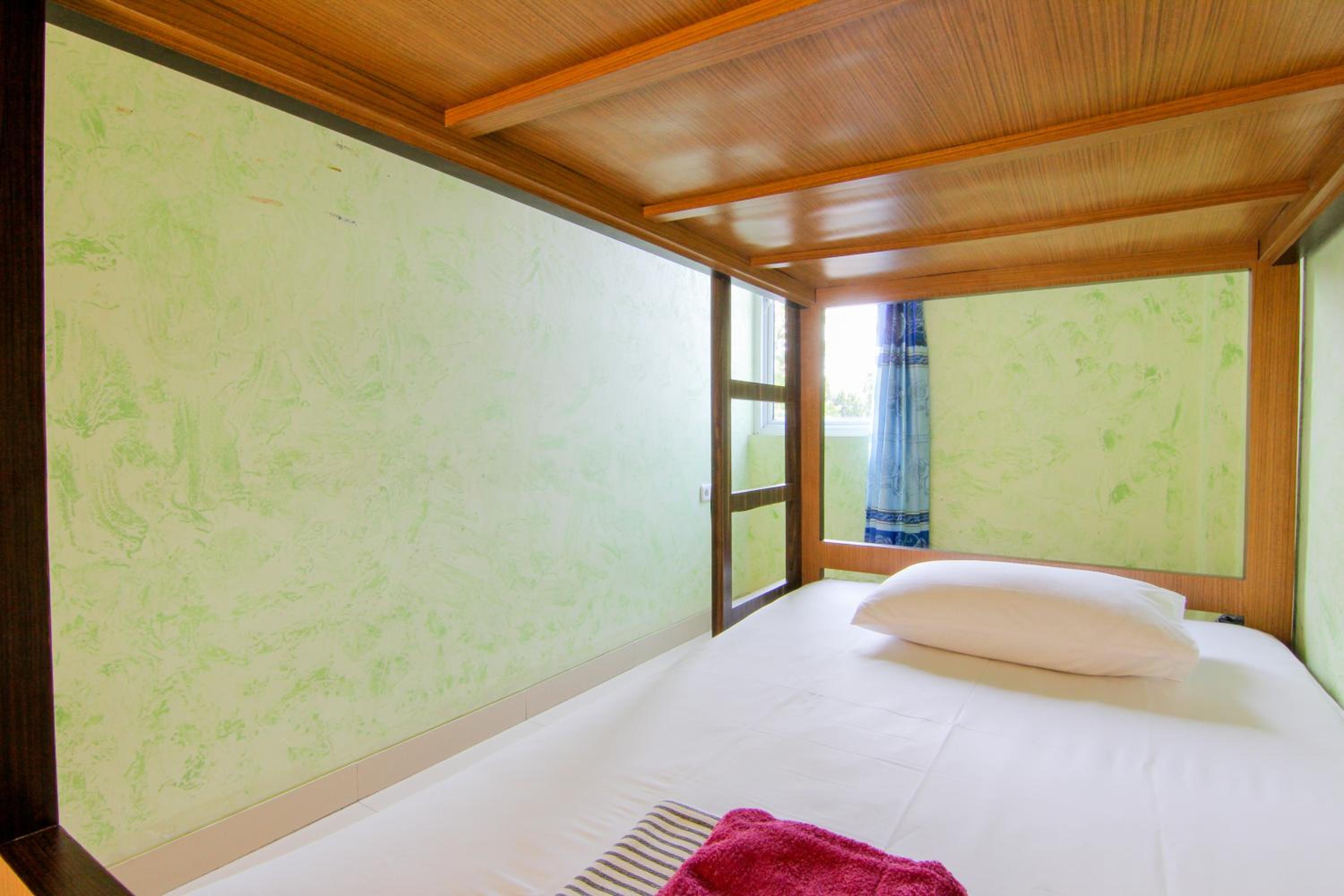 Standard Twin Room with Shared Bathroom photo 2