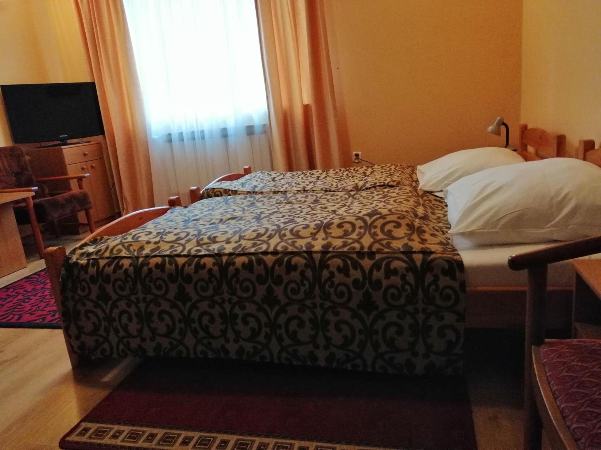 Double Room - Photo 2