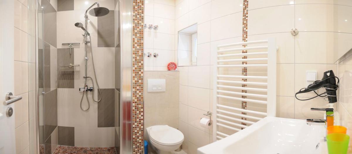 Single Room with Private Bathroom photo 2
