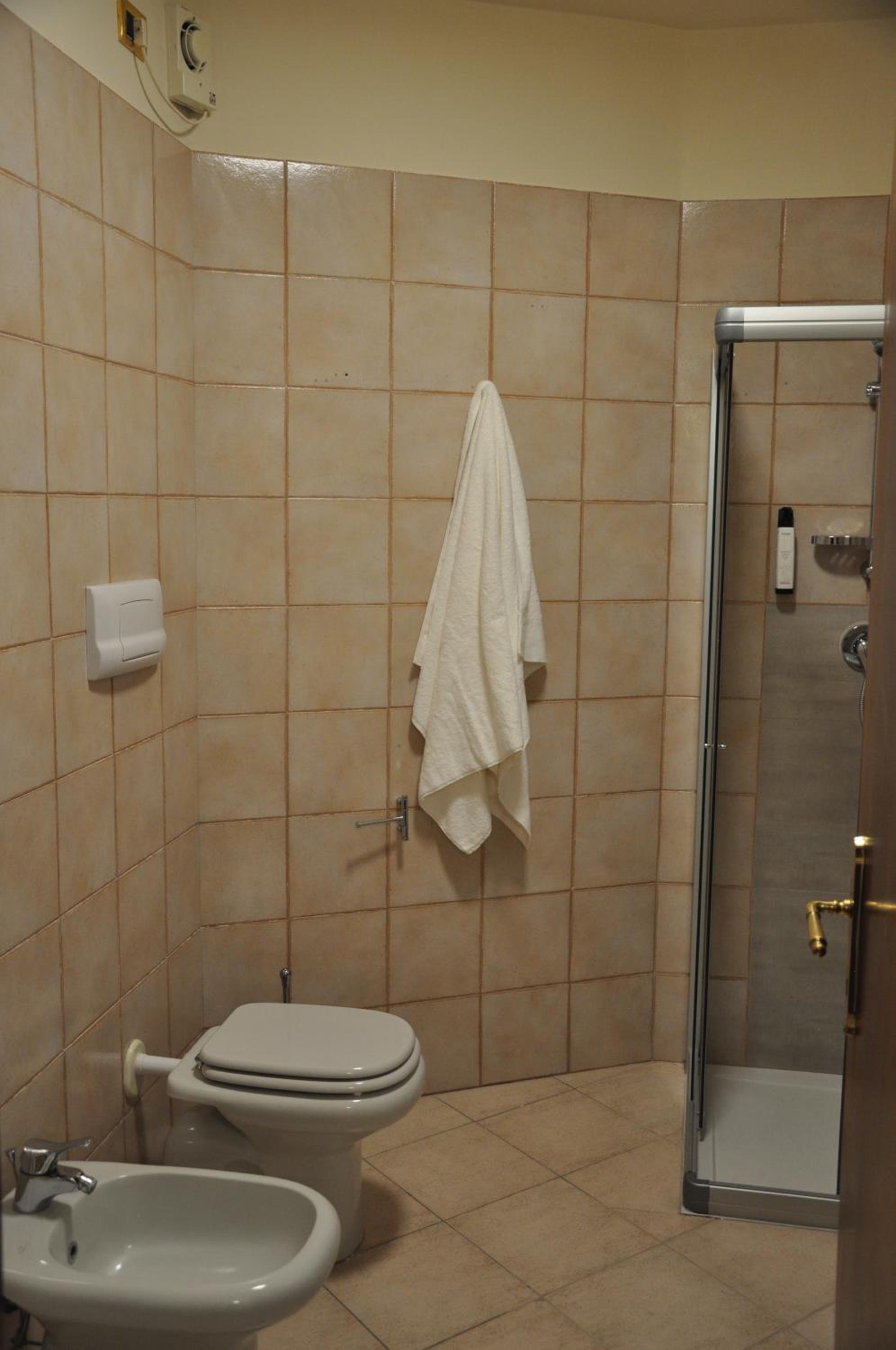 Quadruple Room - Photo 3