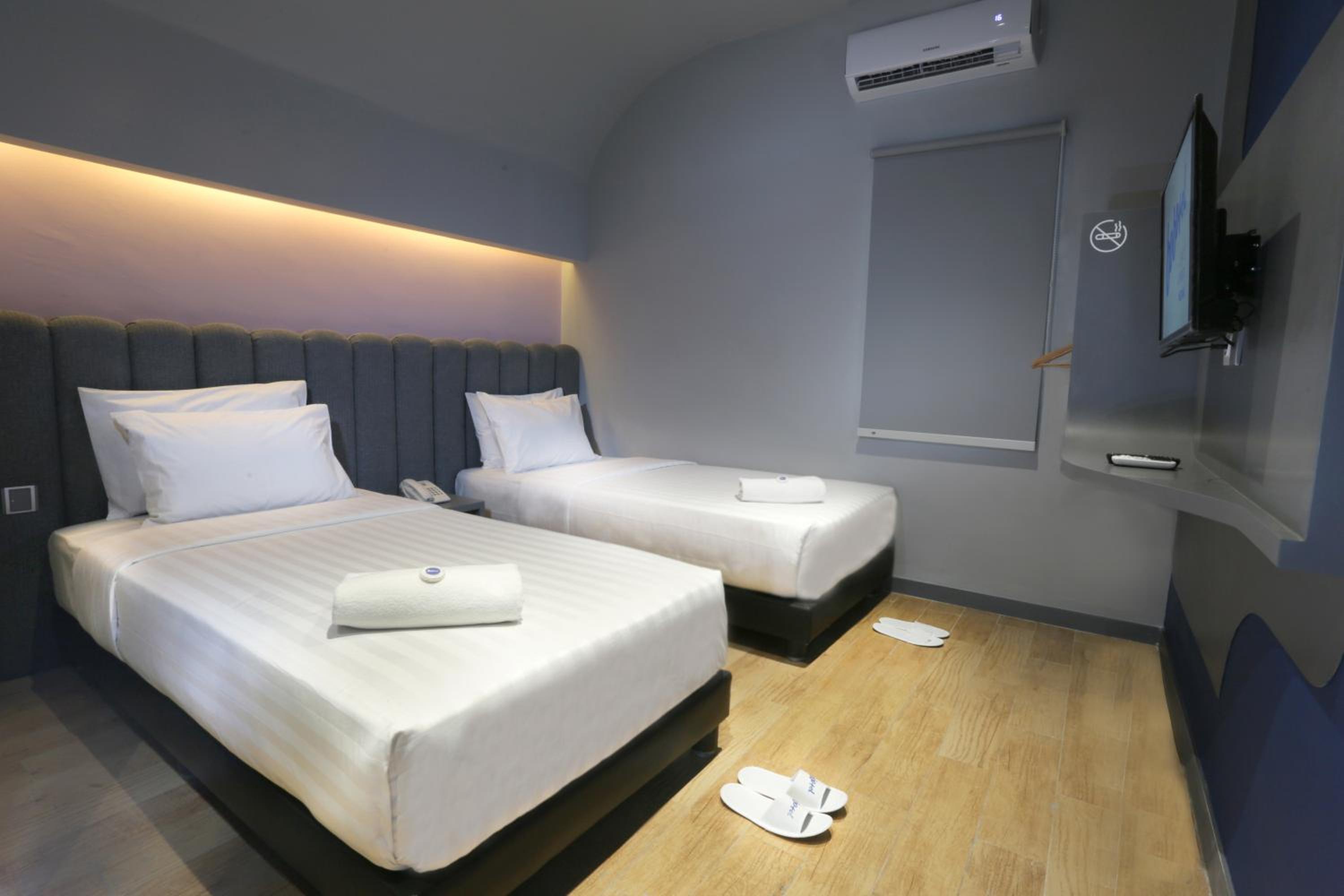 Standard Double or Twin Room - Photo 4