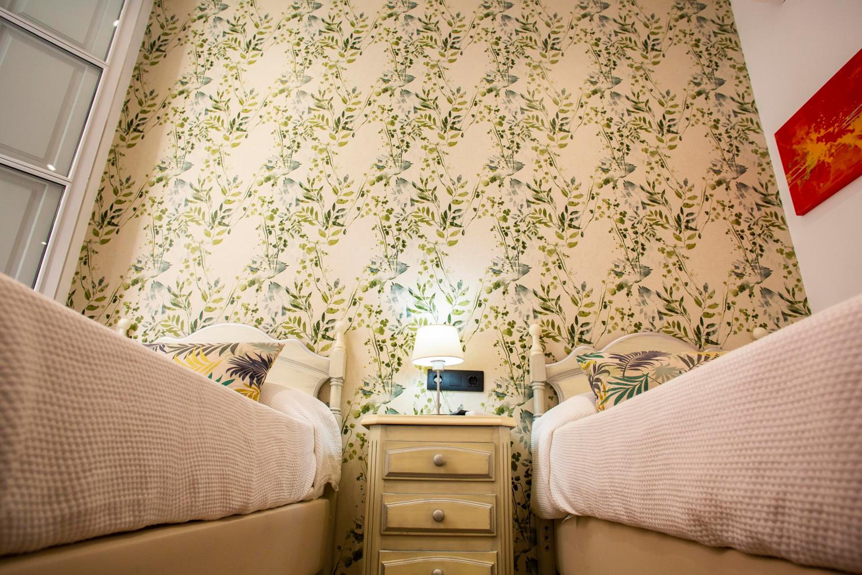 Twin Room - Photo 7