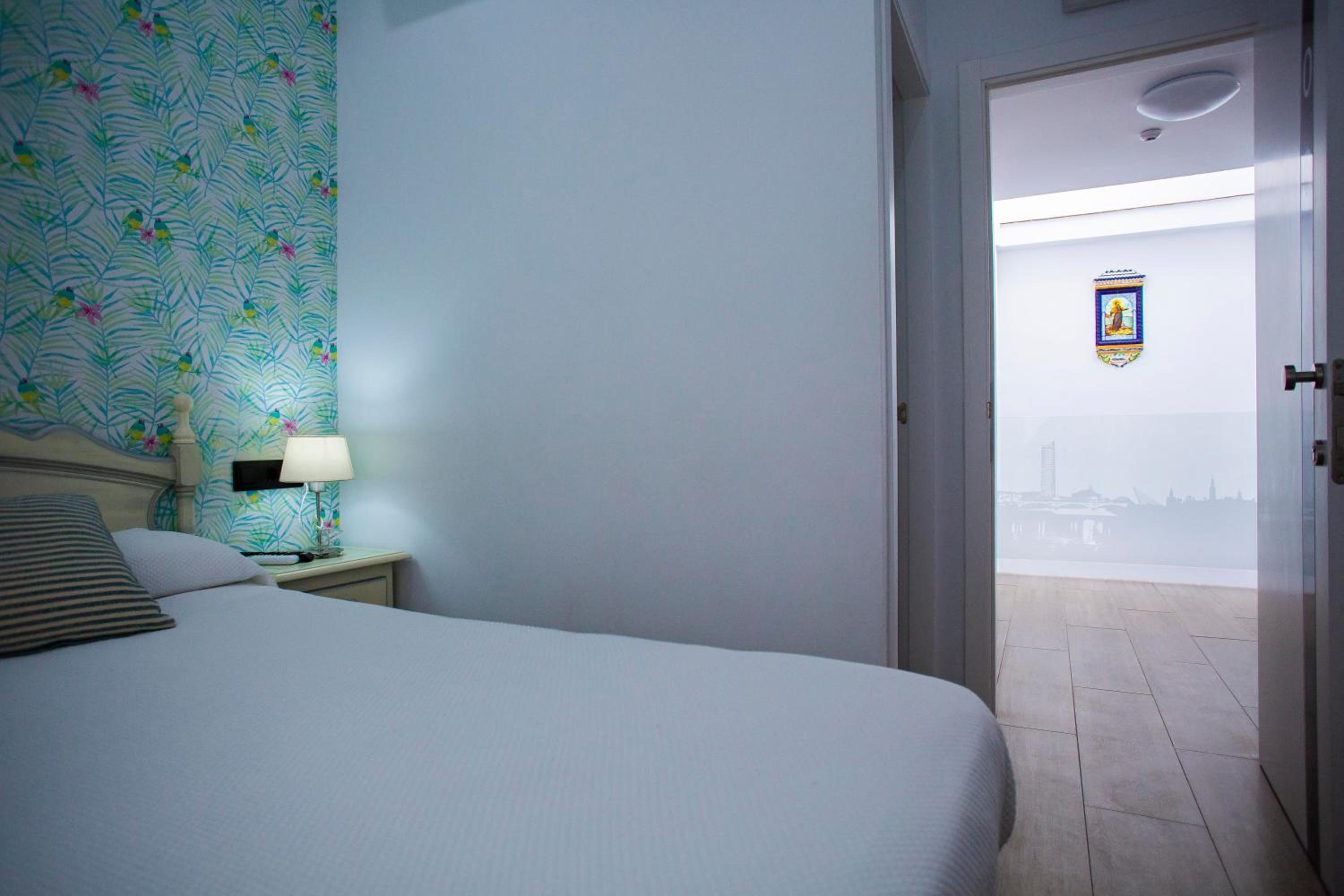 Queen Double Room - Photo 7