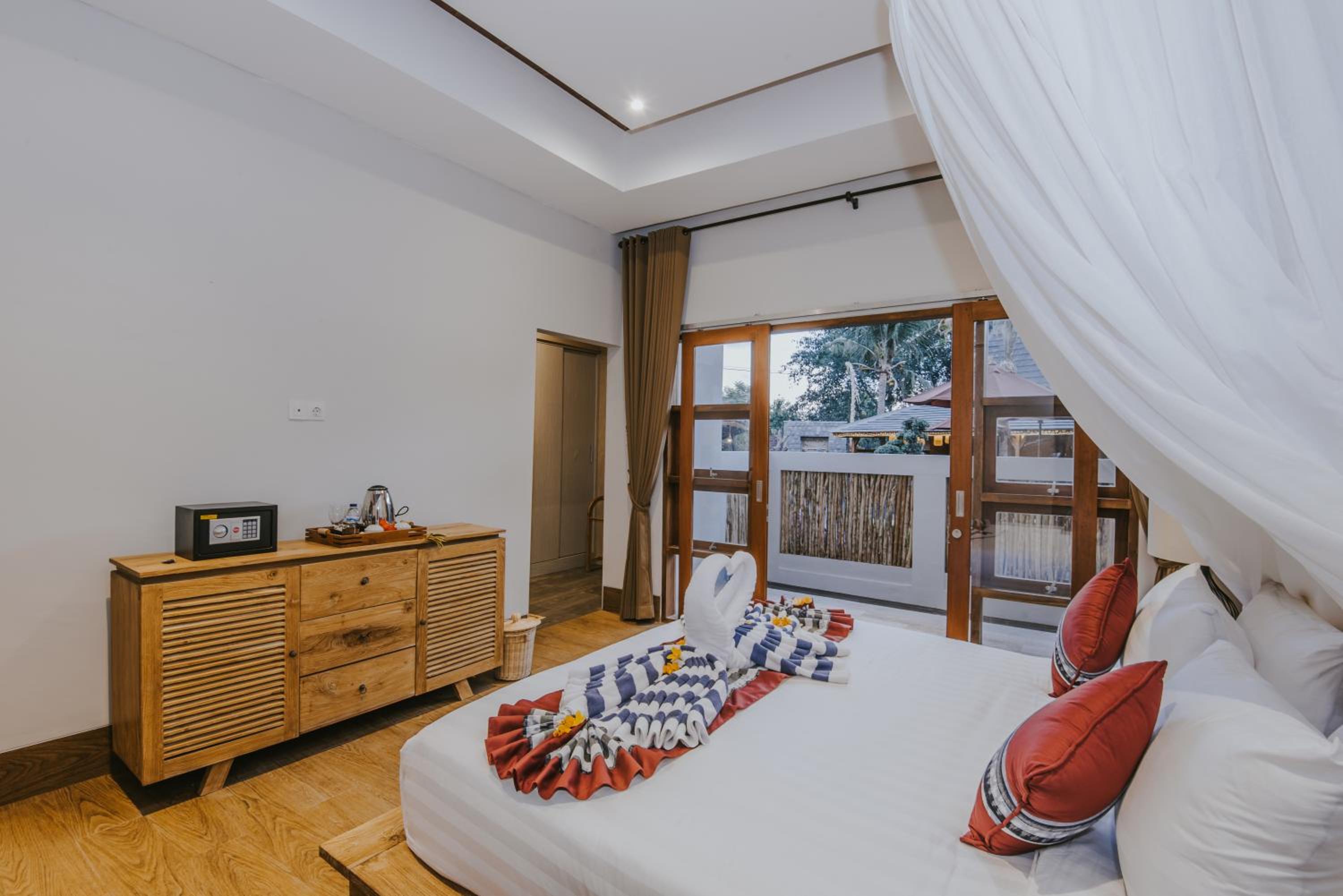 Deluxe Double Room - Photo 8