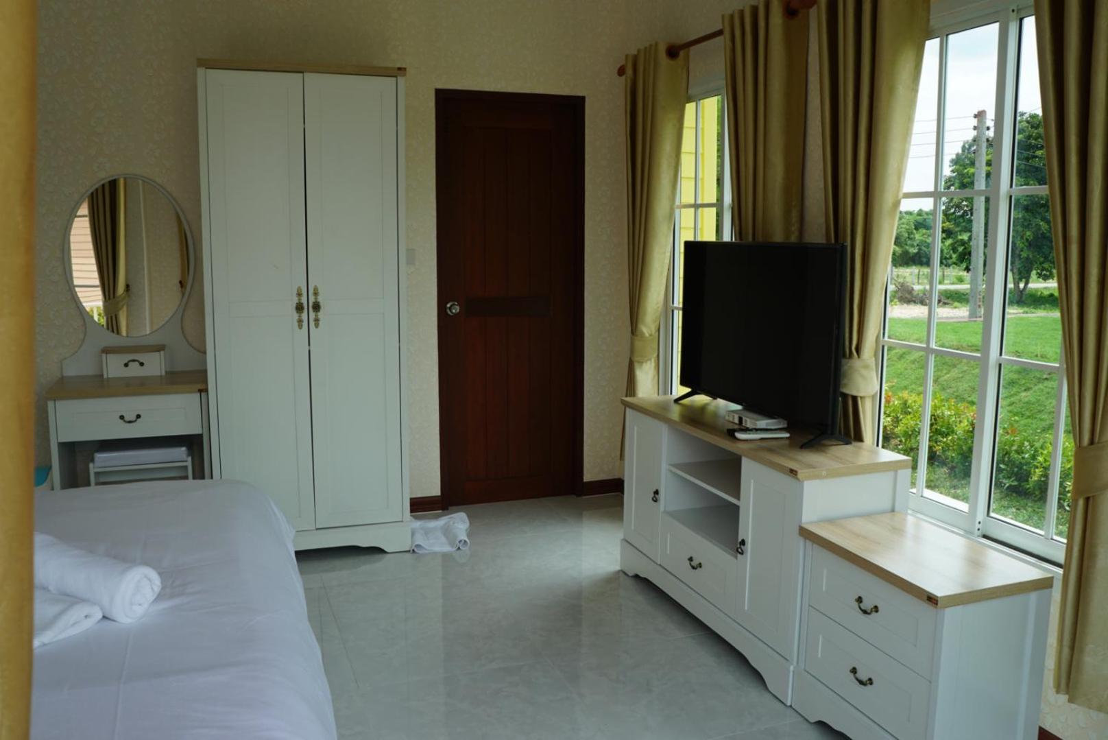 Two-Bedroom Bungalow - Photo 7