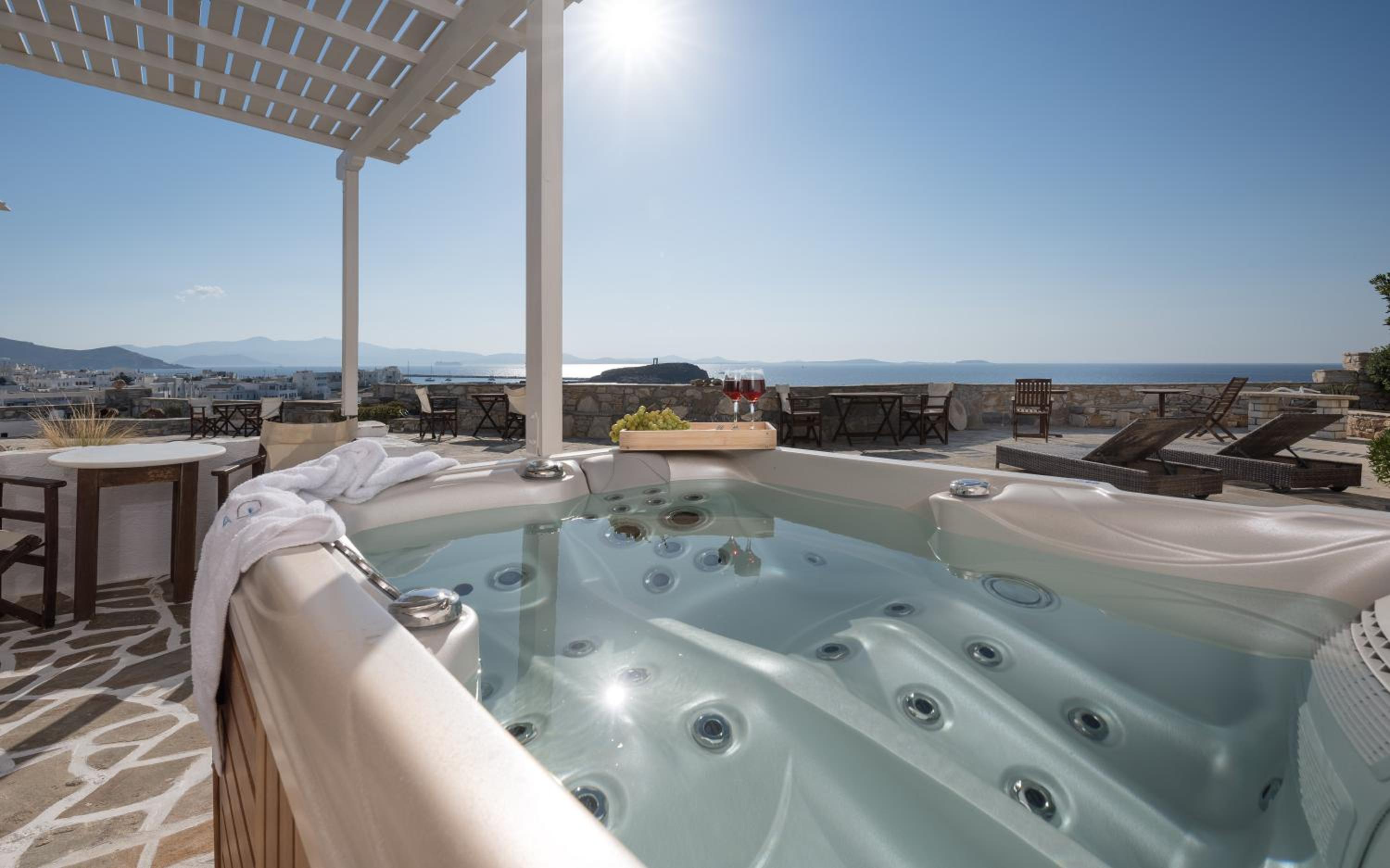 Suite with Hot Tub - Photo 3