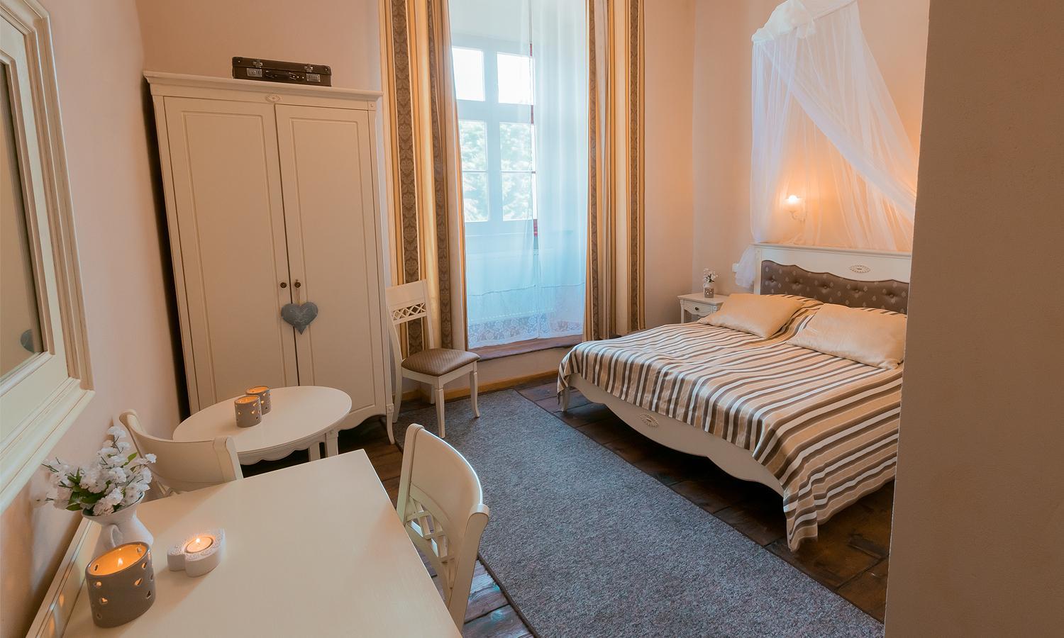 Double Room - Photo 9