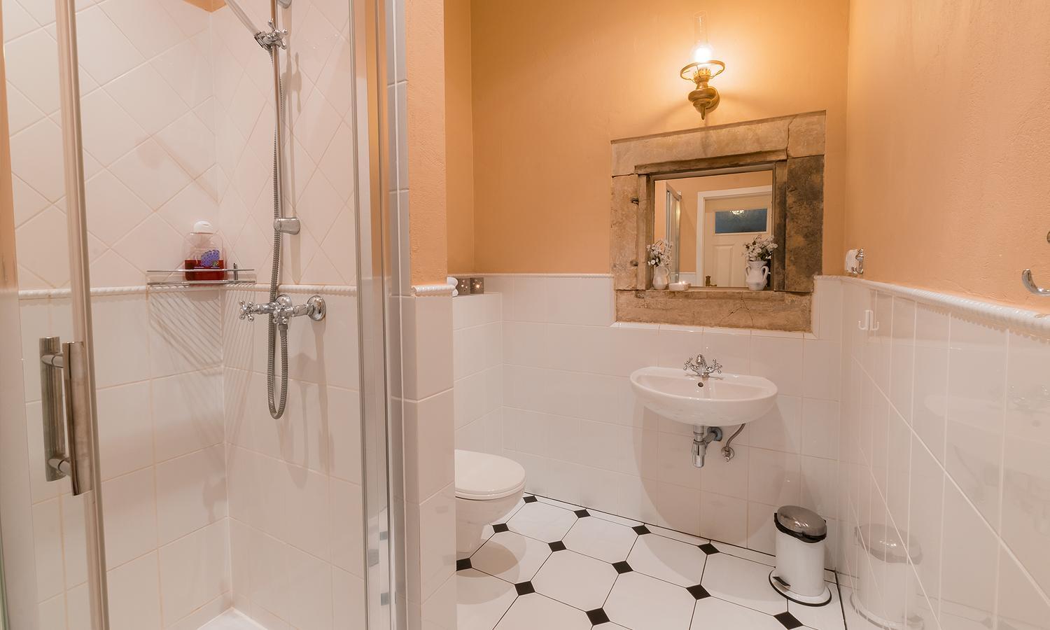 Double Room - Photo 4