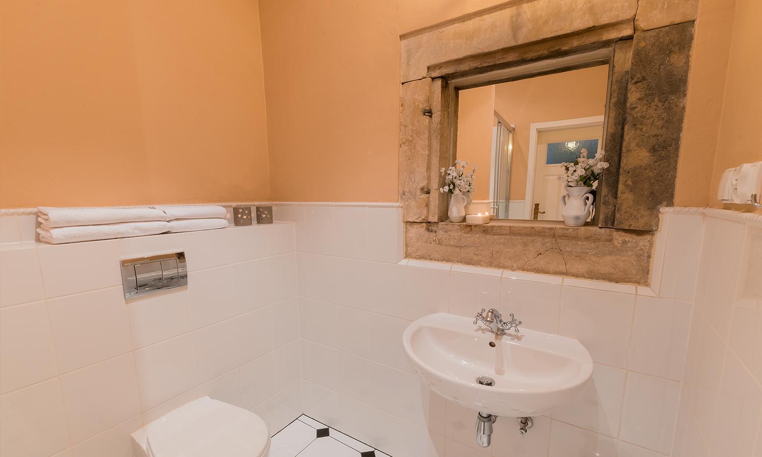 Double Room - Photo 3