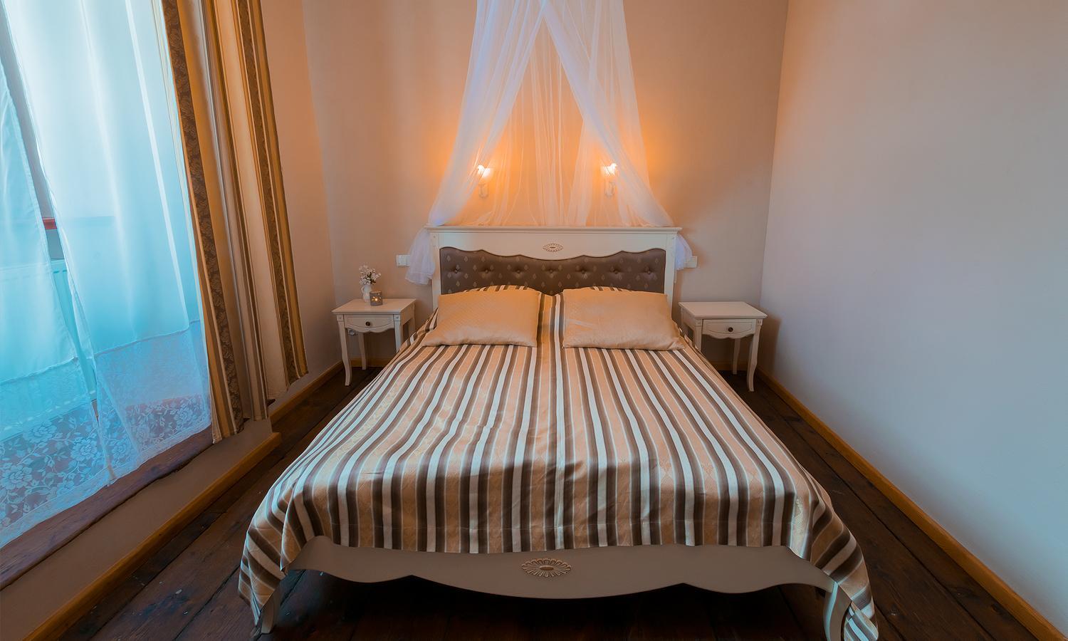 Double Room - Photo 5
