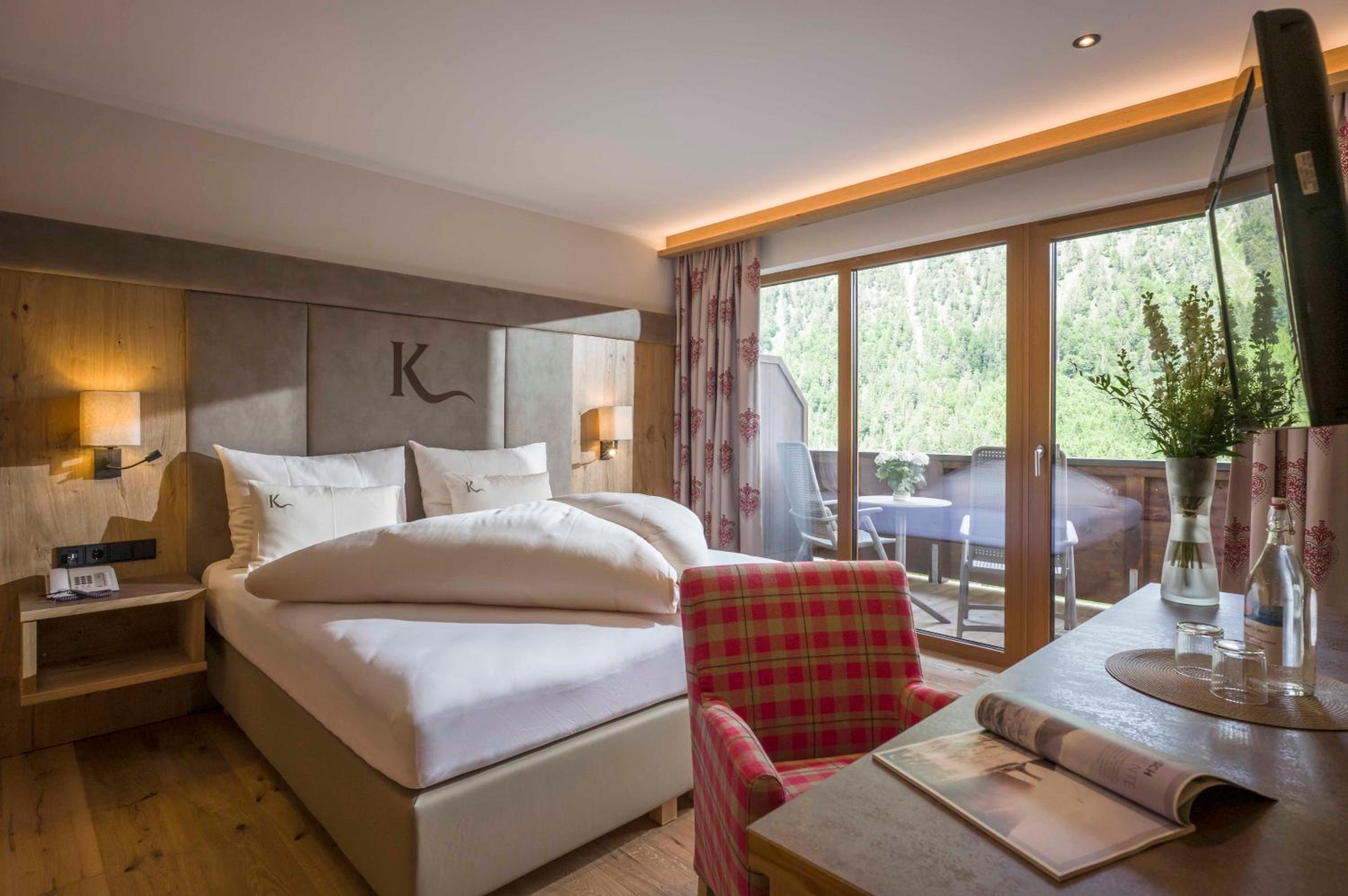 Suite with Mountain View - Photo 5