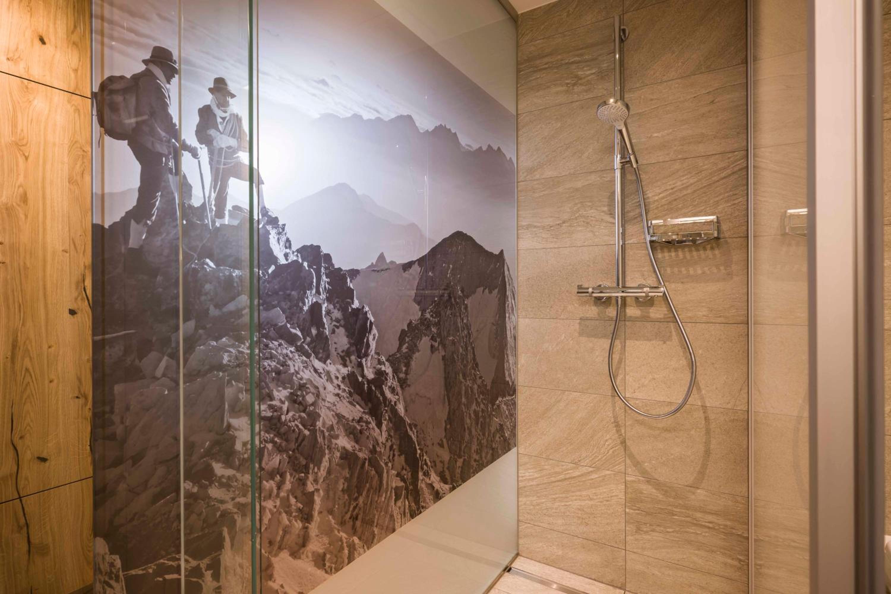 Suite with Mountain View - Photo 2