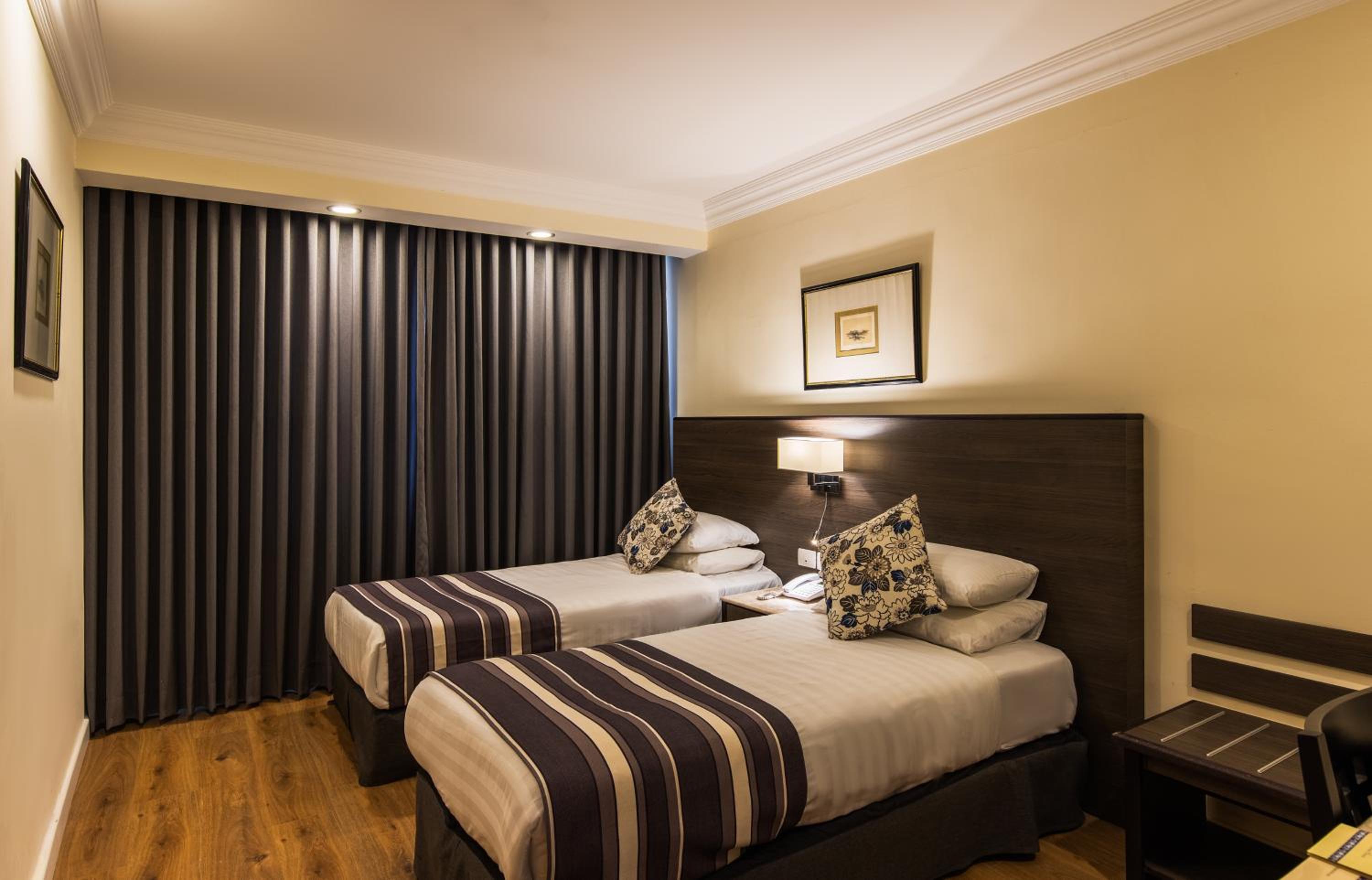 Economy Twin Room photo 1