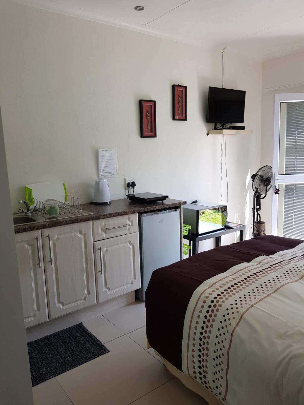 Budget Double Room - Photo 1