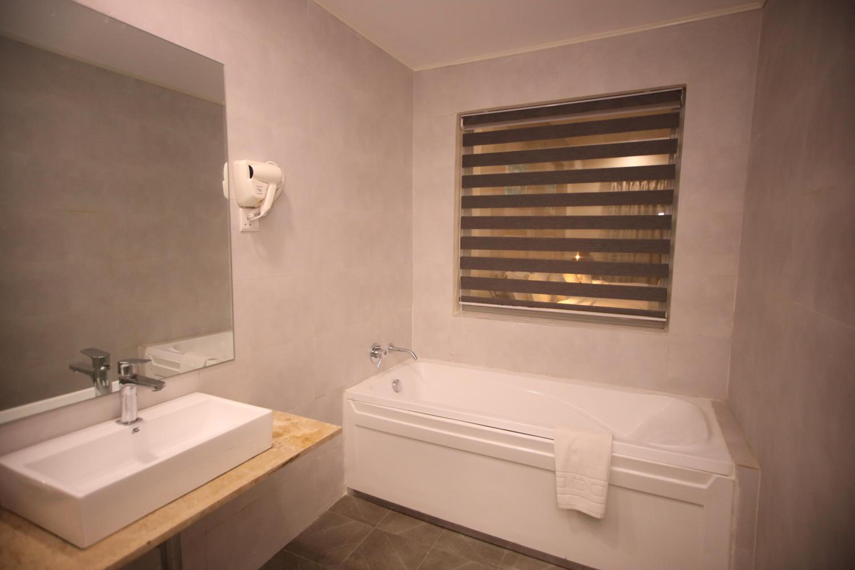 Superior Twin Room - Photo 5