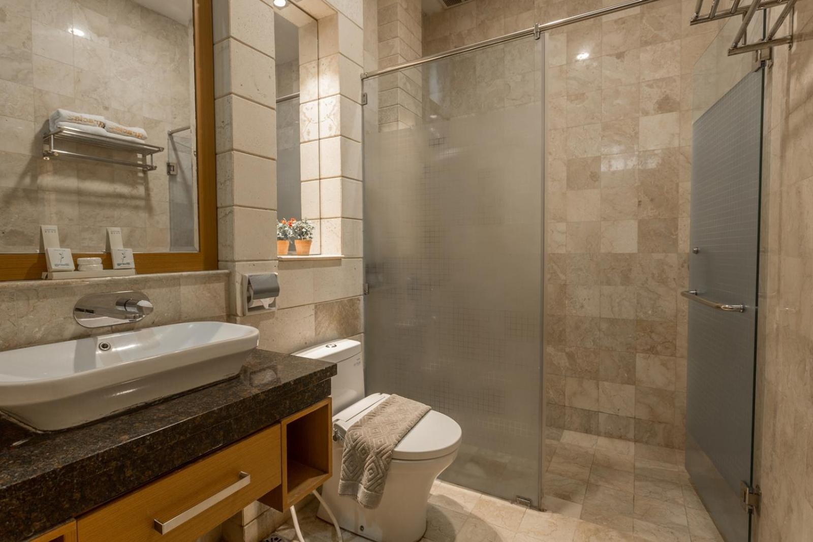 Three-Bedroom Villa with Private Pool - Photo 10