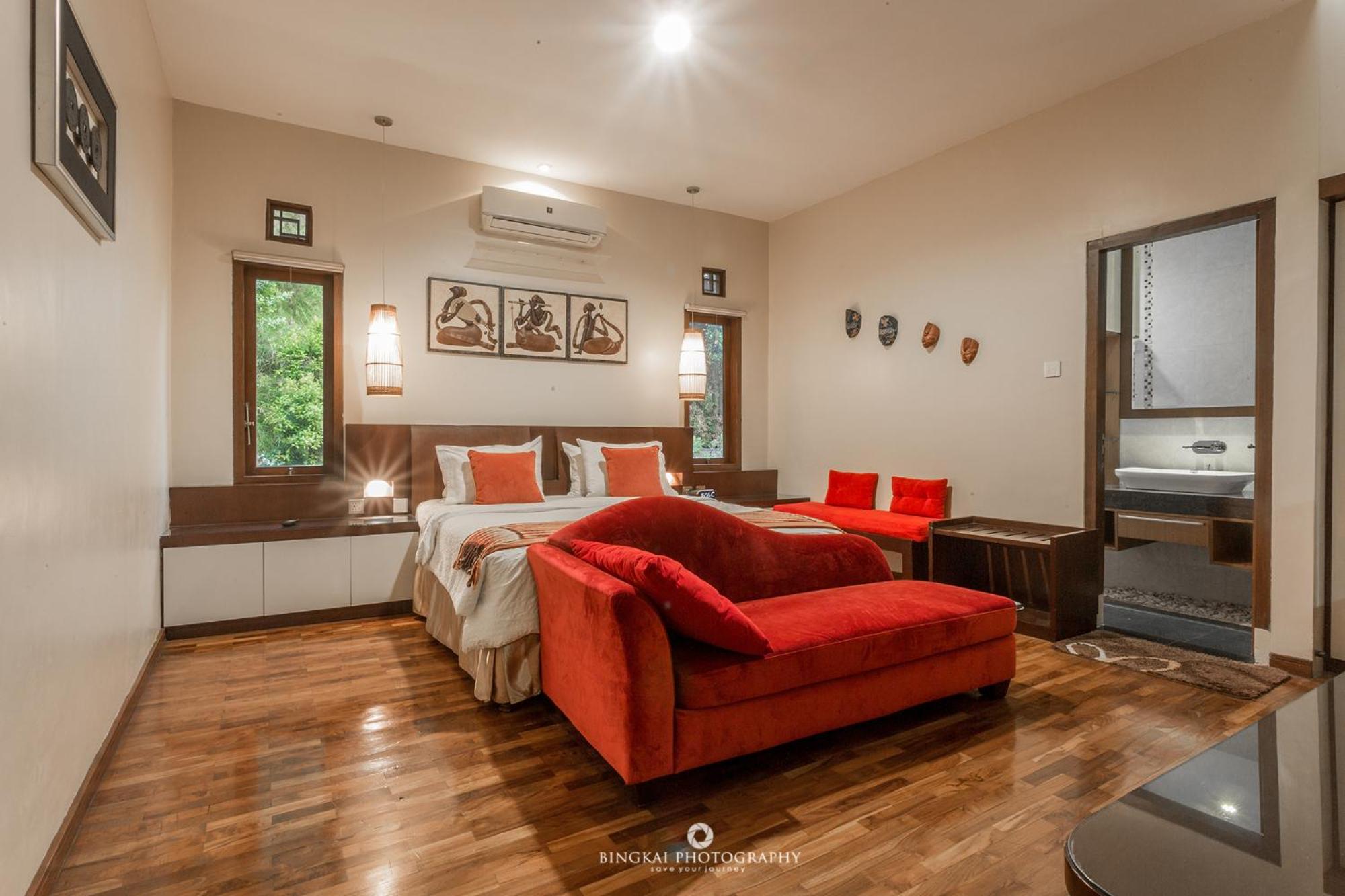 Three-Bedroom Villa with Private Pool - Photo 1