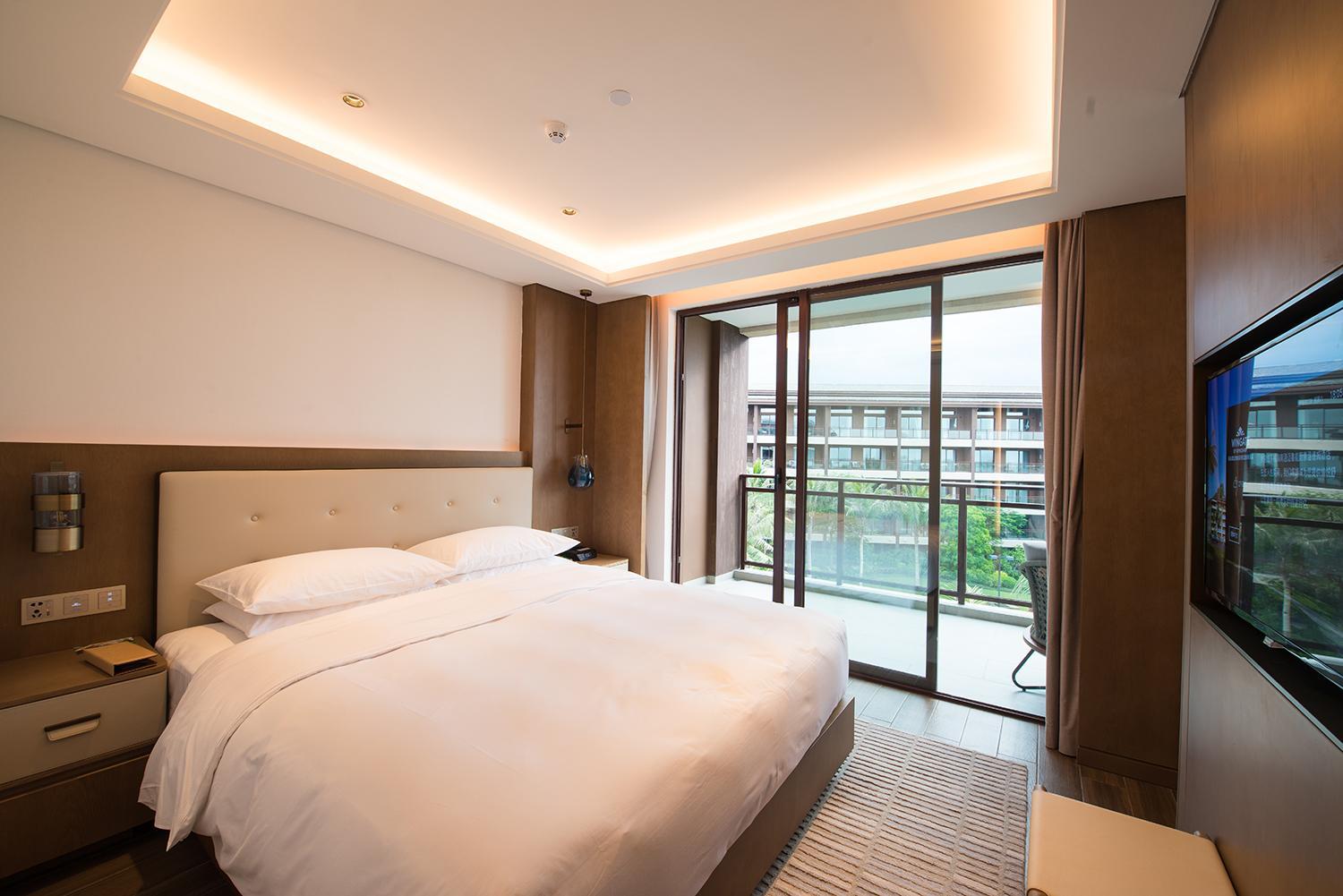 Deluxe King Room - Non-Smoking