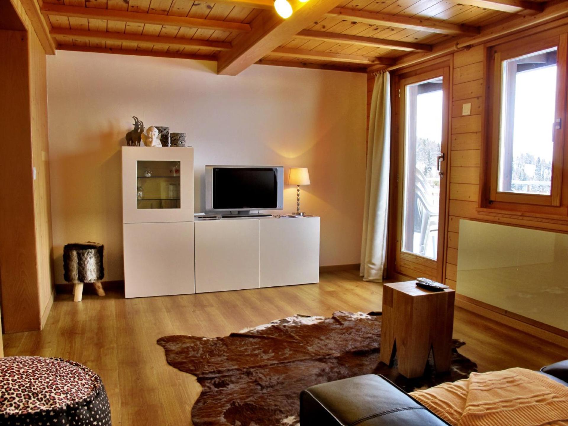 One-Bedroom Apartment - Photo 1