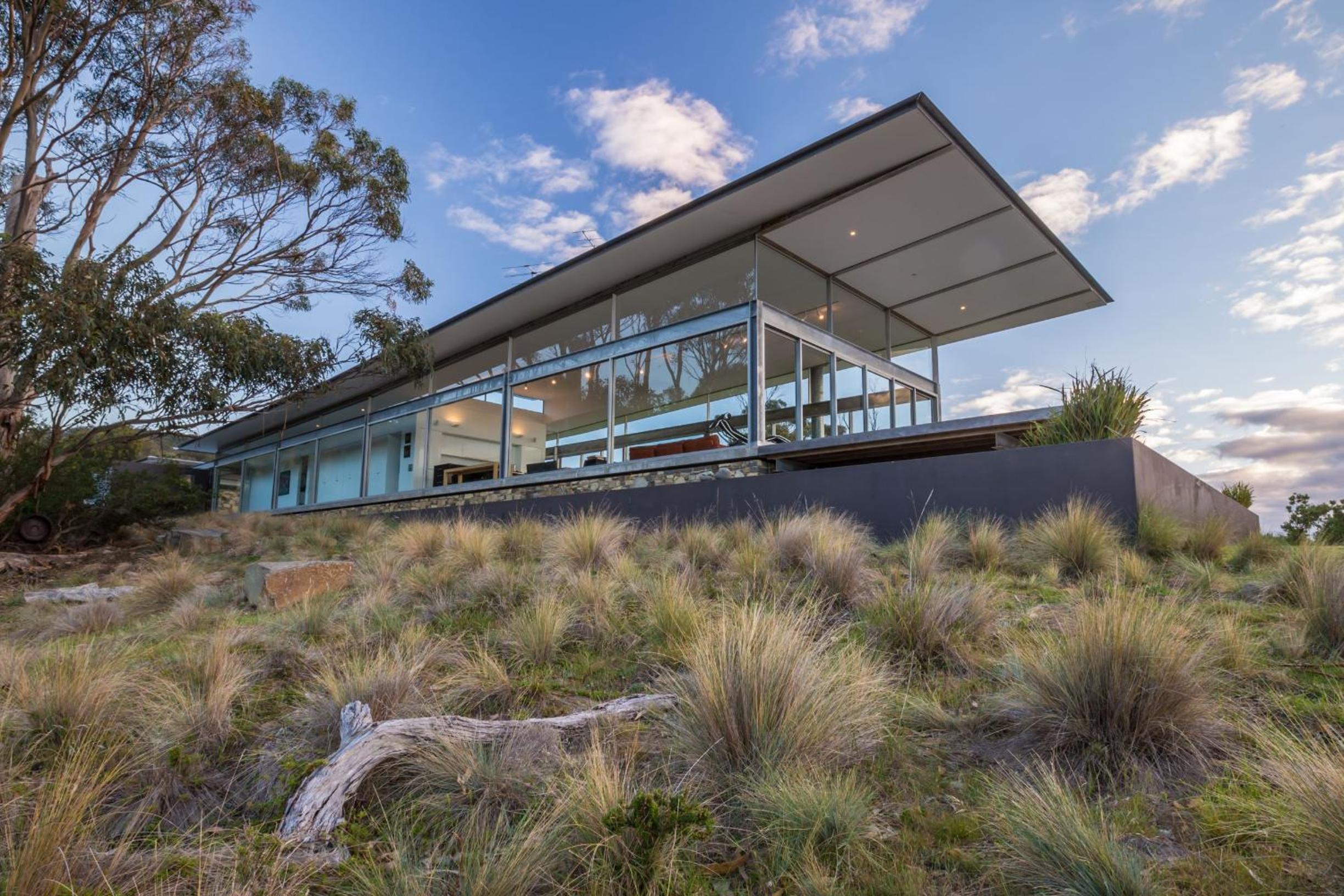 Luxury Three-Bedroom House photo 3
