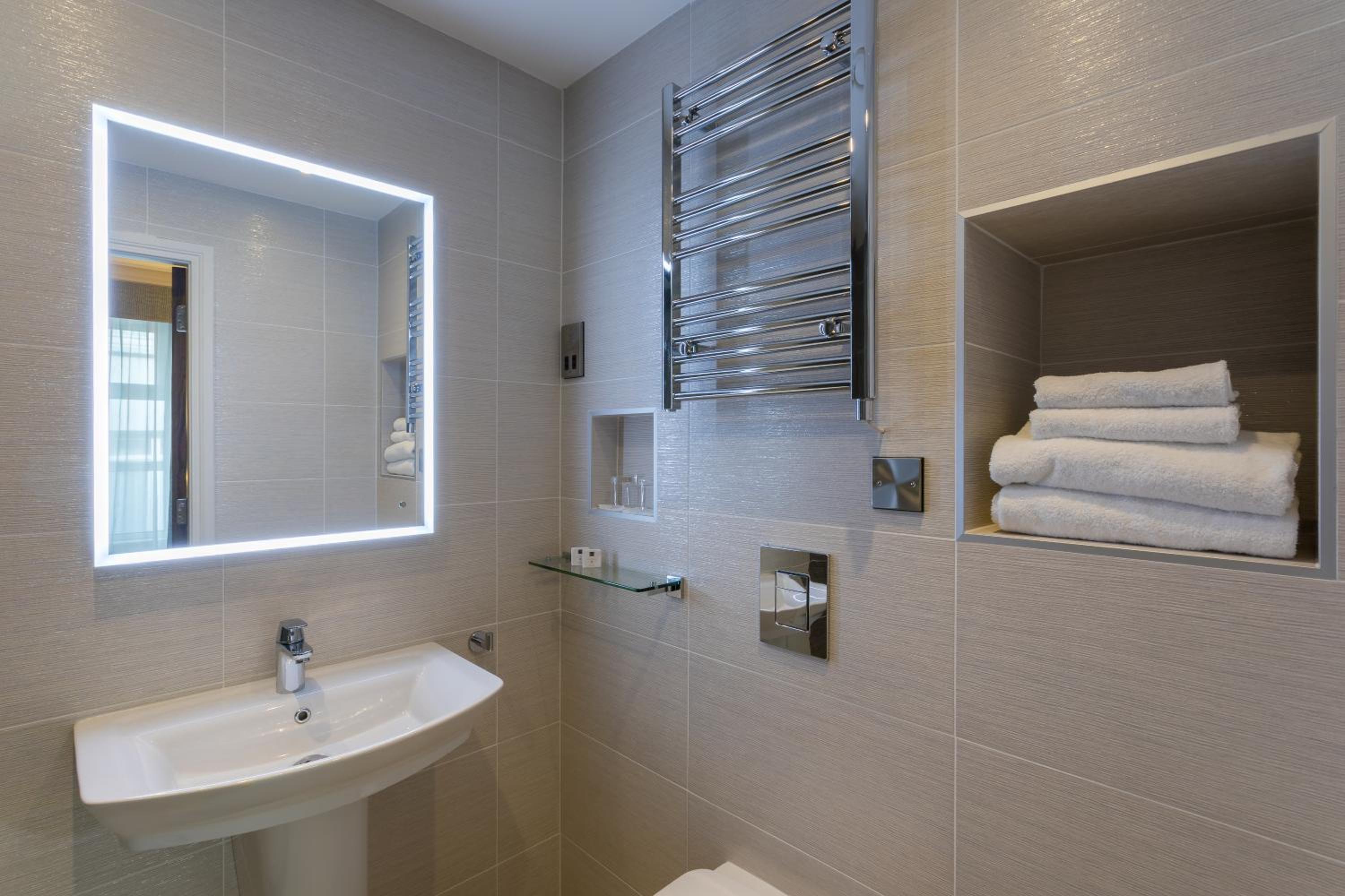 Double Room thumbnail 5