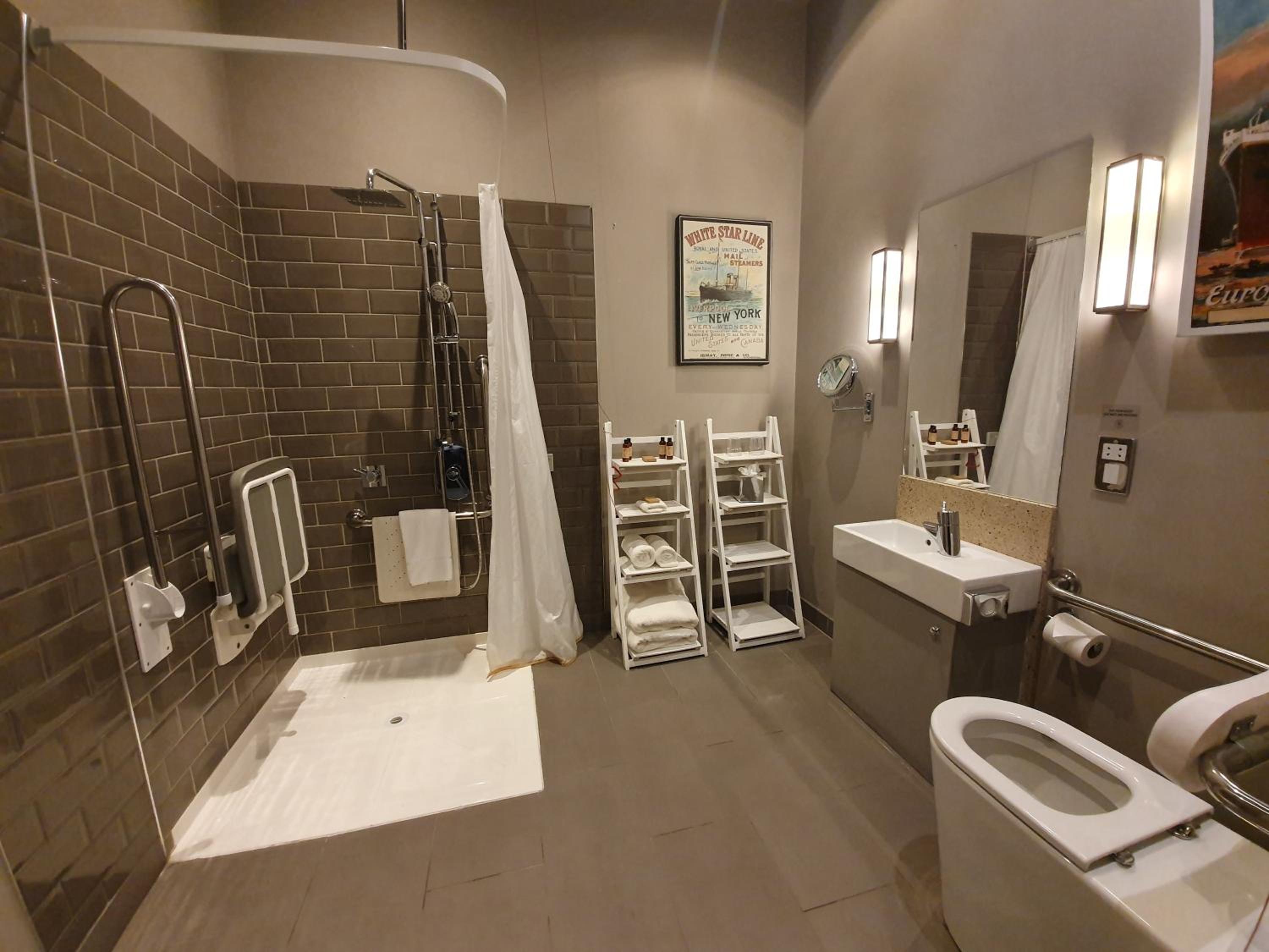 Superior Double Room - Disabillity Access photo 3