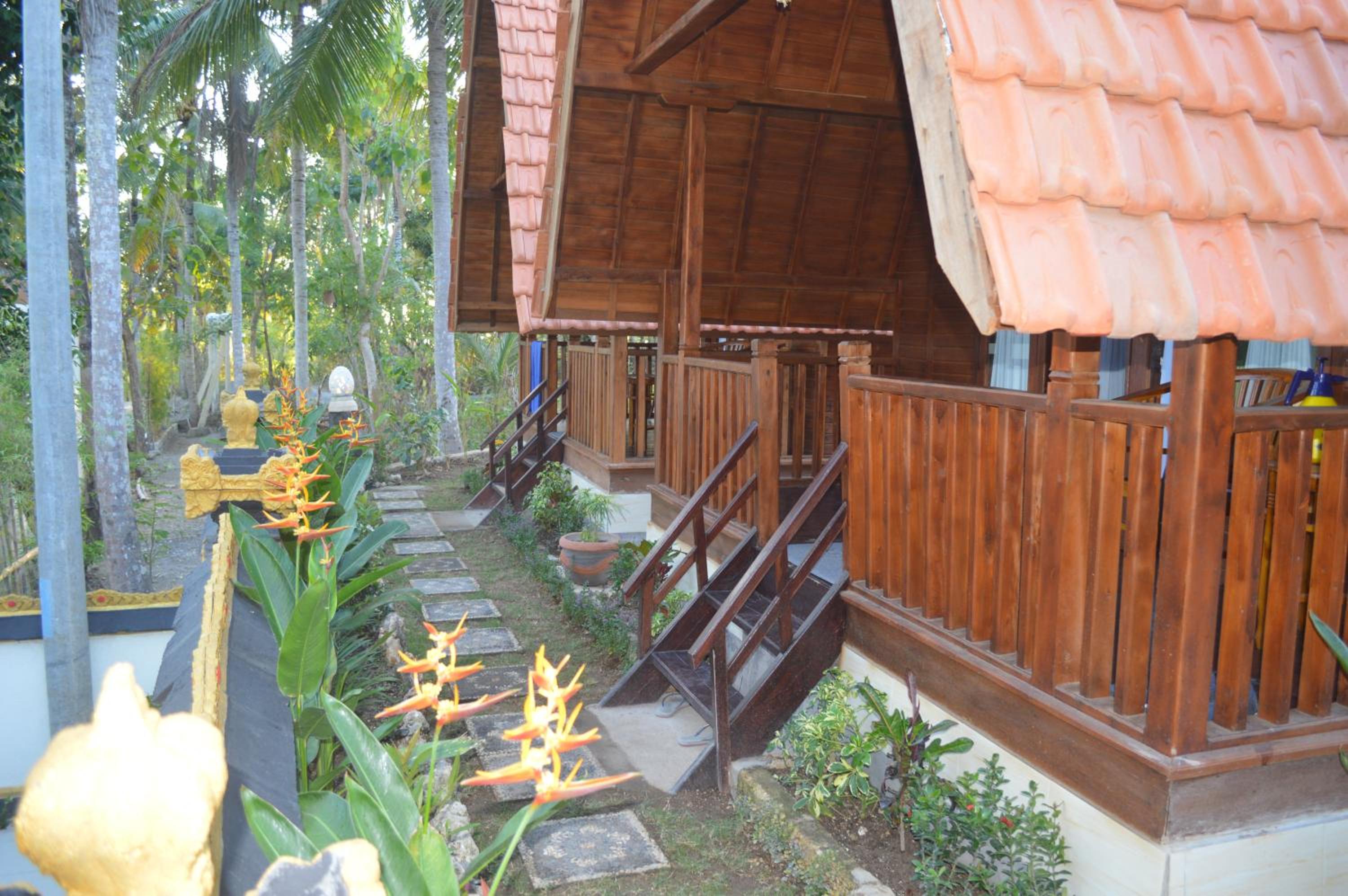Deluxe Double Room (2 Adults + 1 Child) - Photo 8