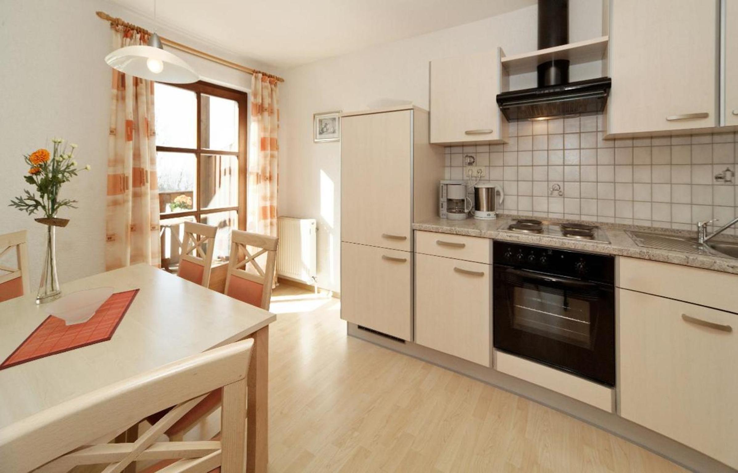 Apartment with Balcony photo 3