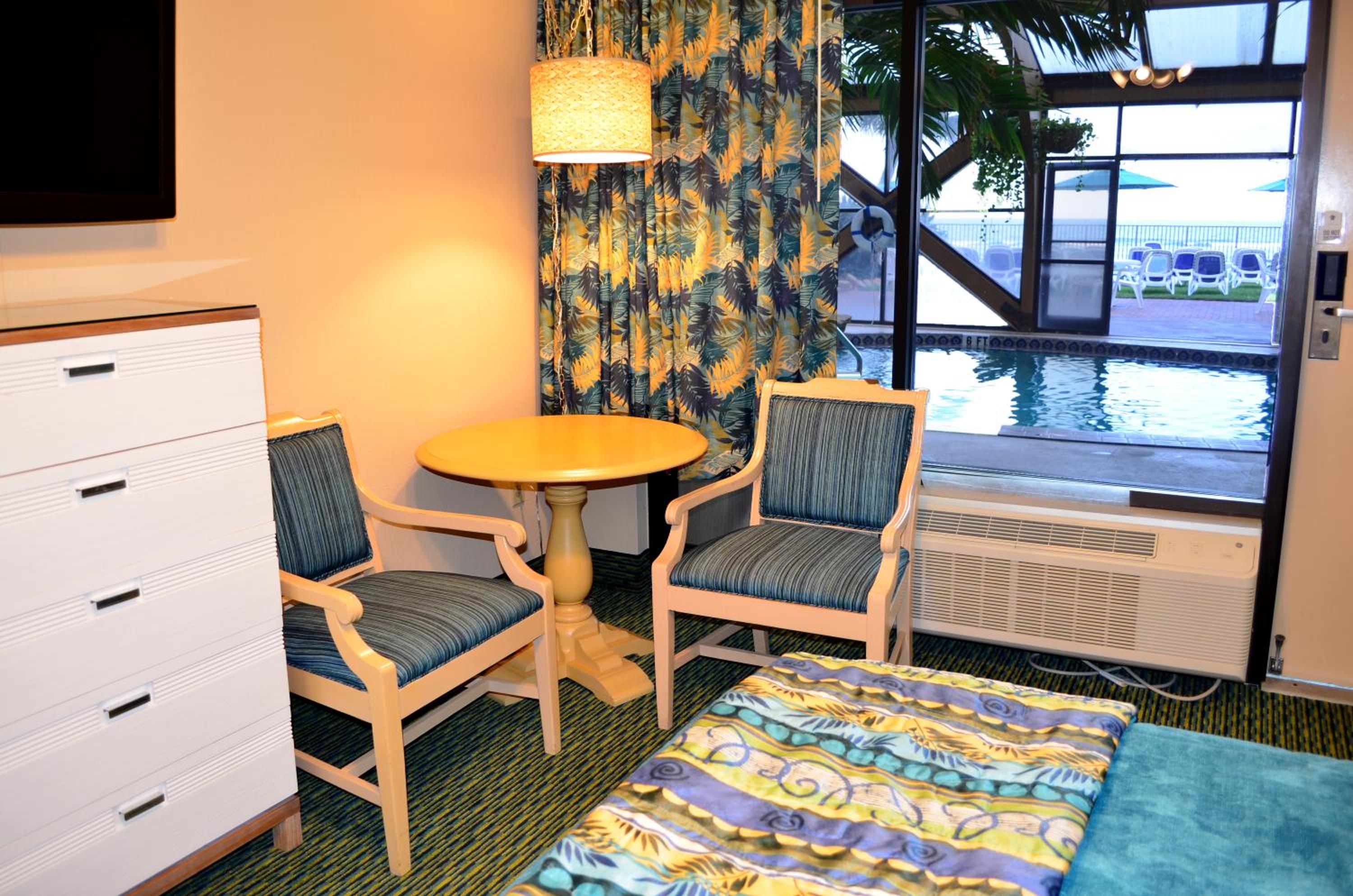 Queen Room with Pool View