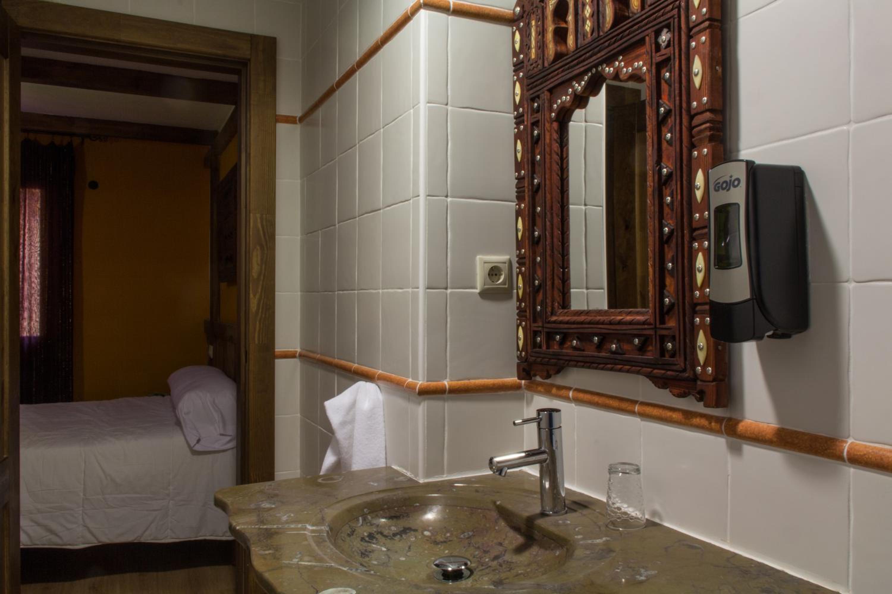 Single Room photo 2