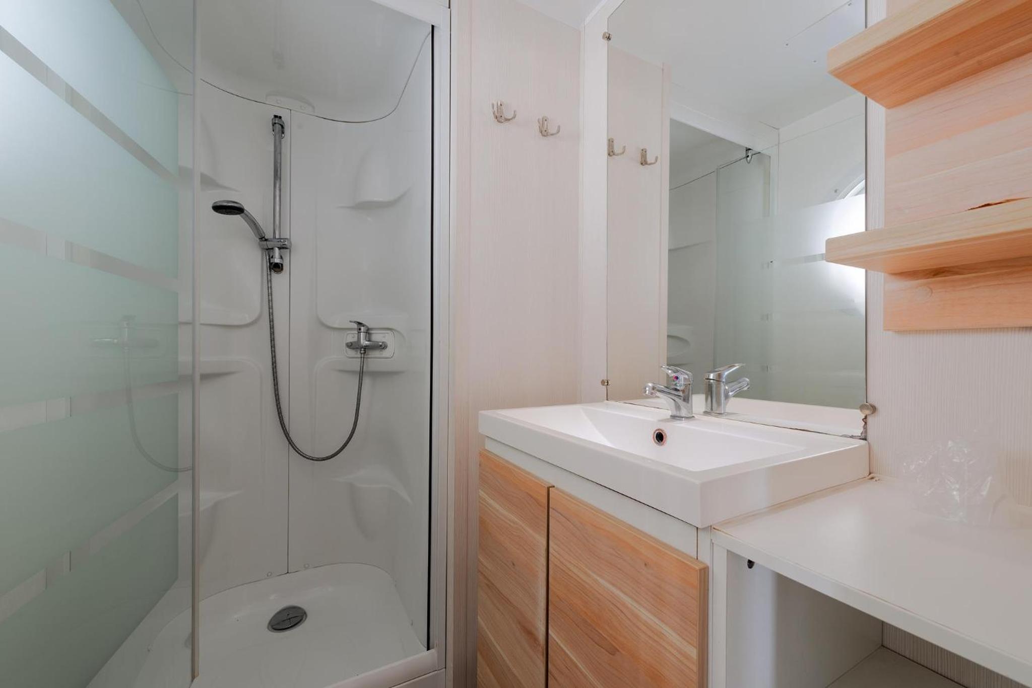 Three-Bedroom Mobile Home photo 3