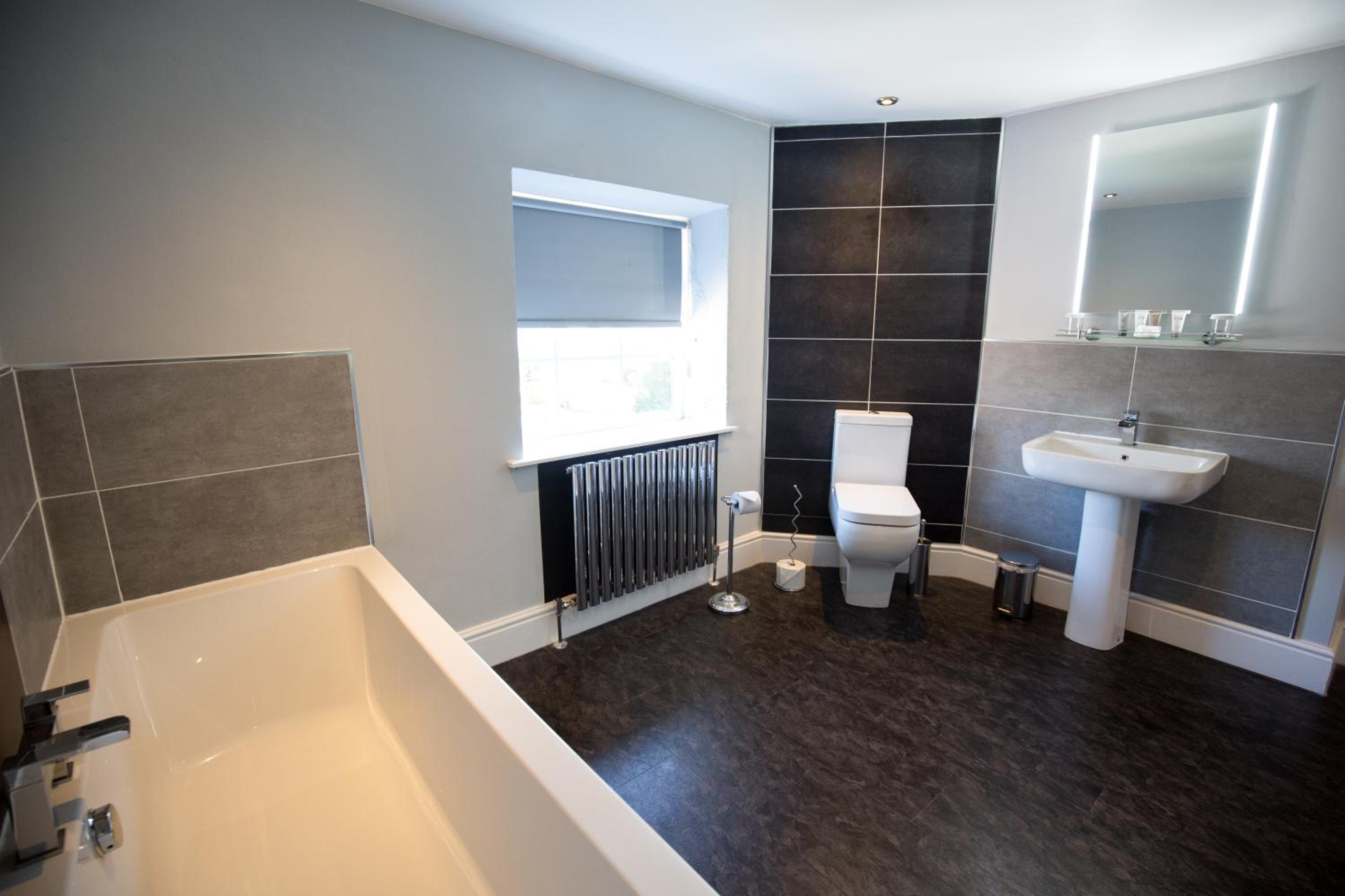 King Suite with Country View - Photo 4
