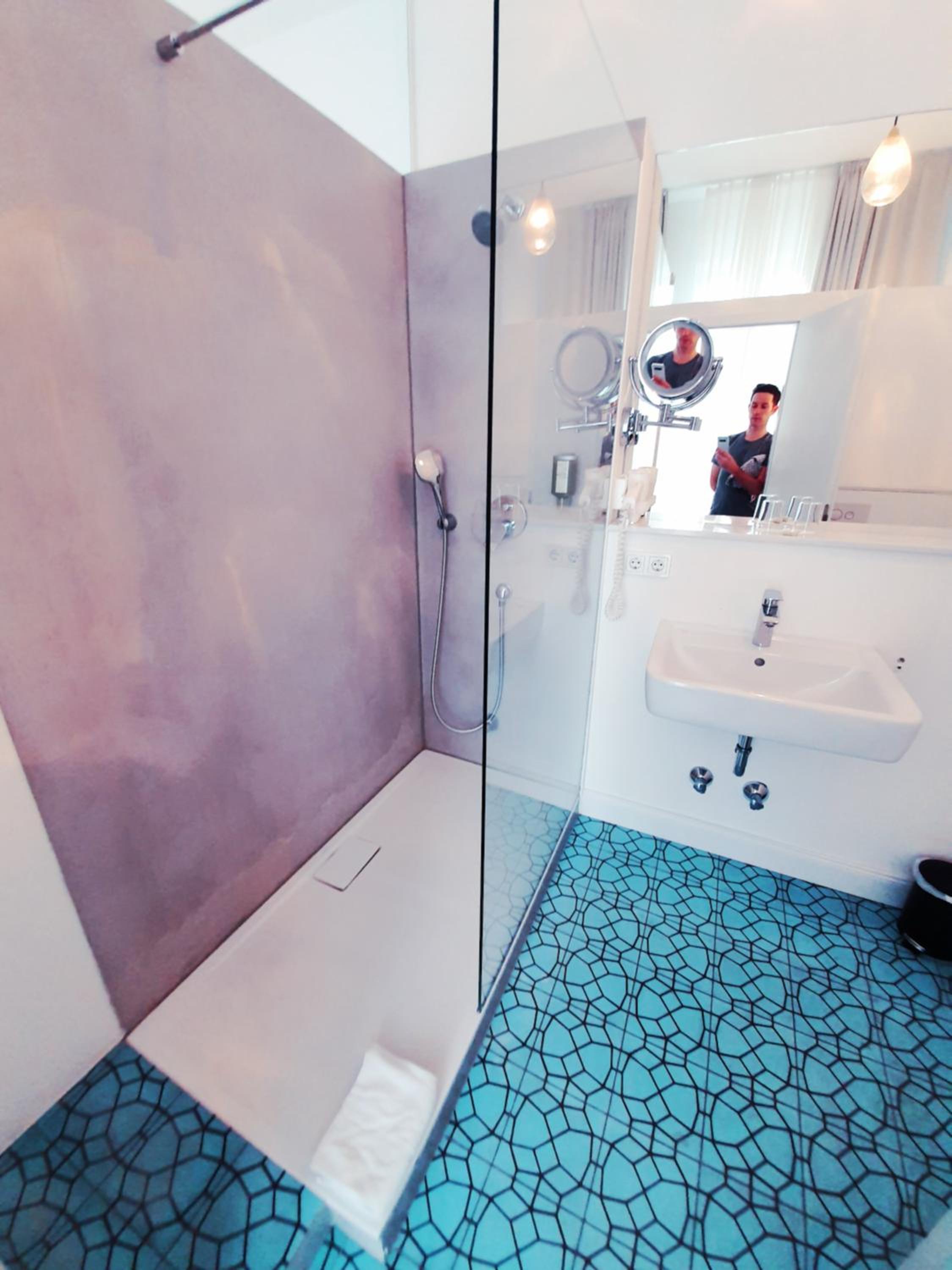 Standard Double Room - Photo 8