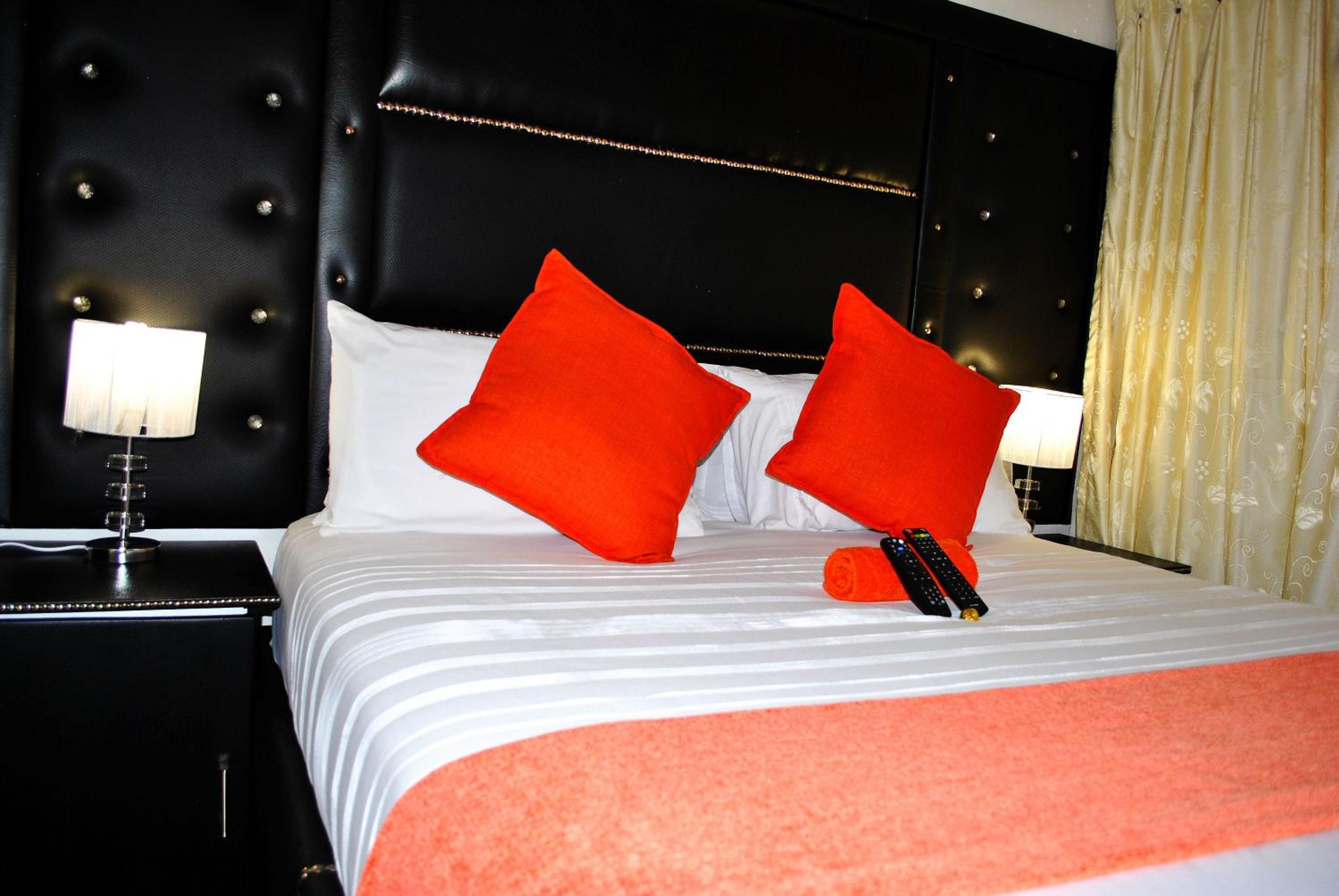 Double Room with Private Bathroom photo 1