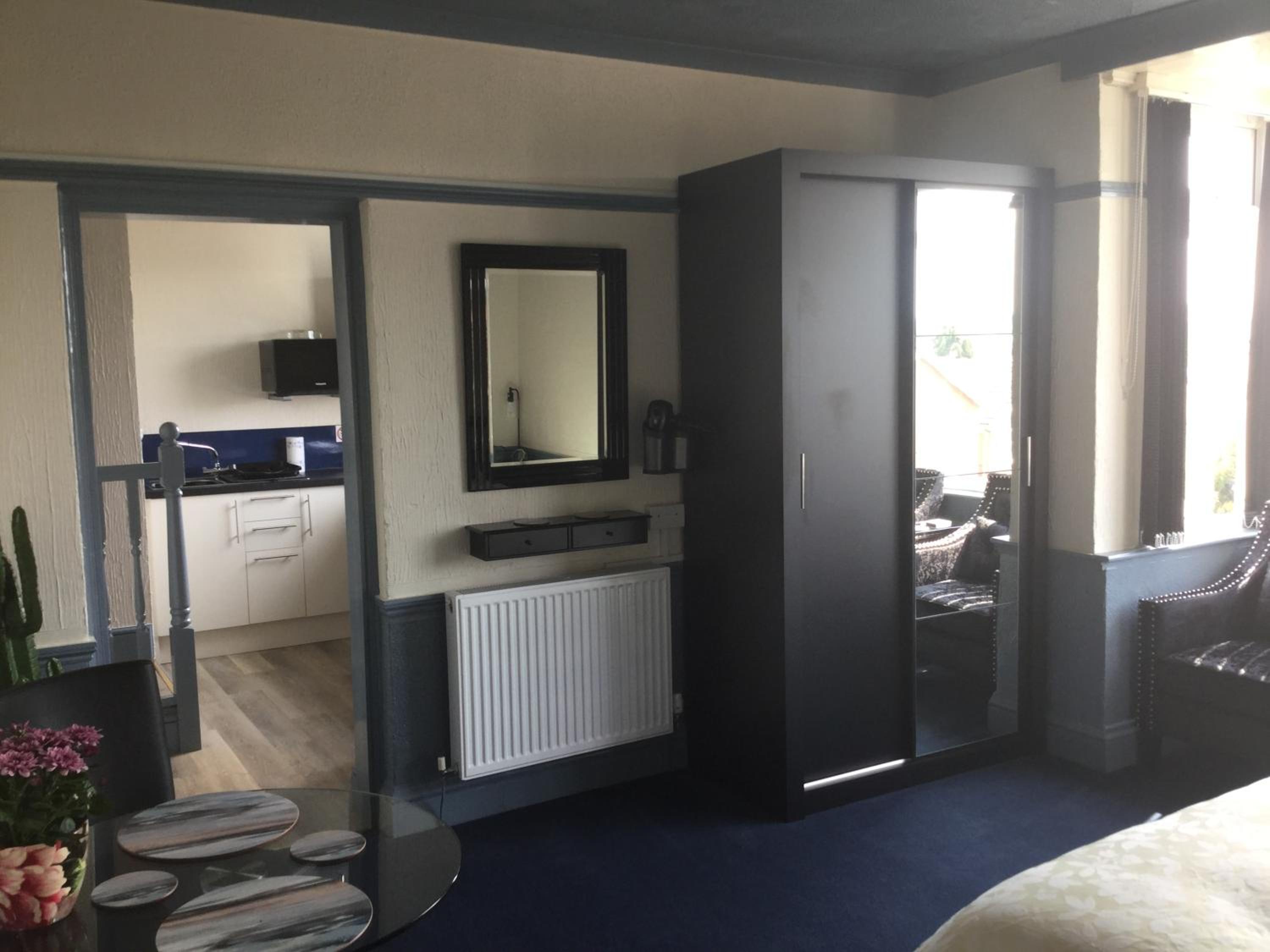 Apartment With Ensuite Facilities photo 1
