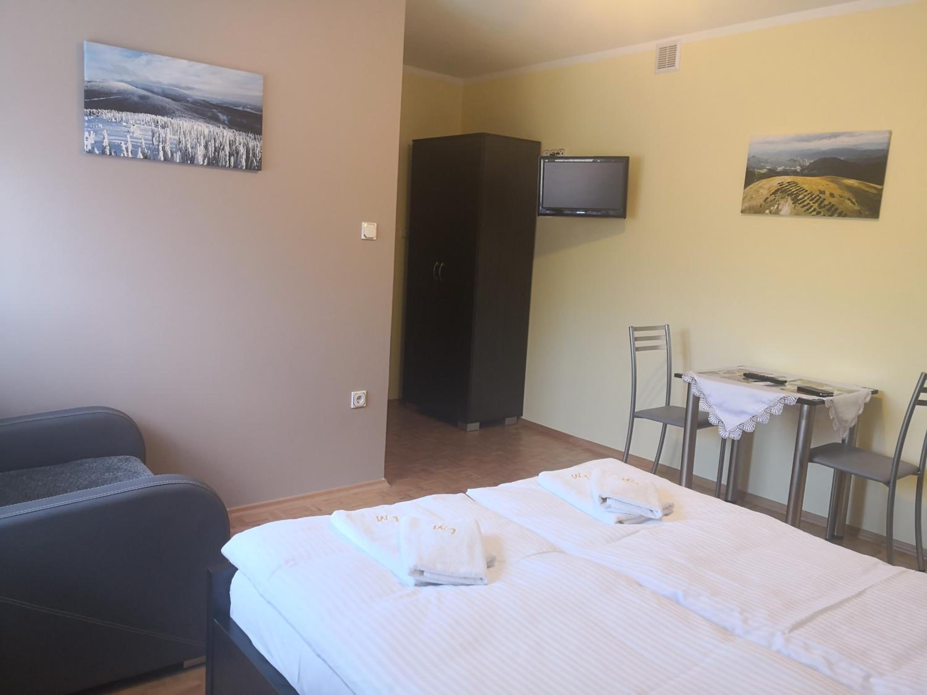 Triple Room with Bathroom - Photo 1