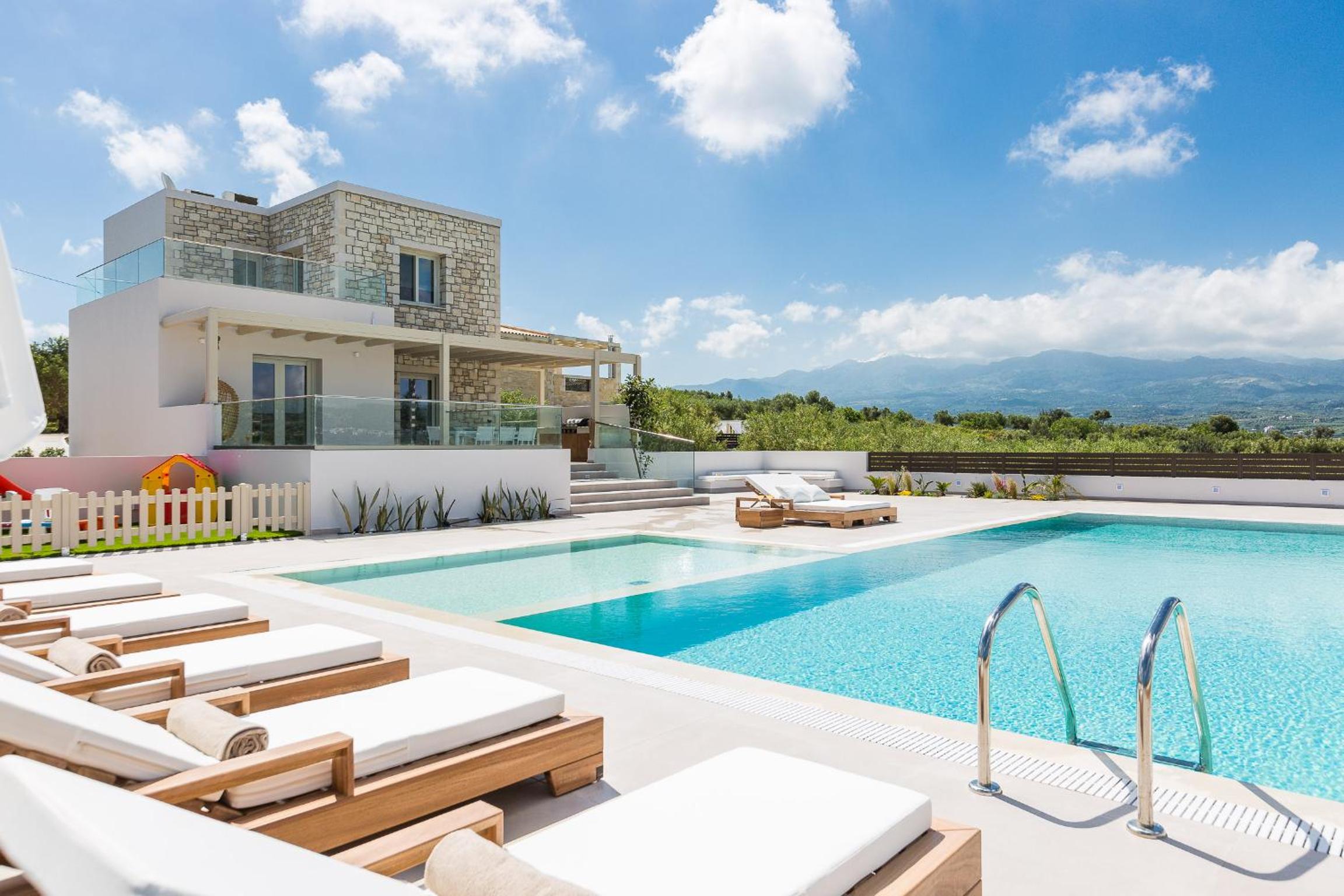 Villa with Private Pool photo 3