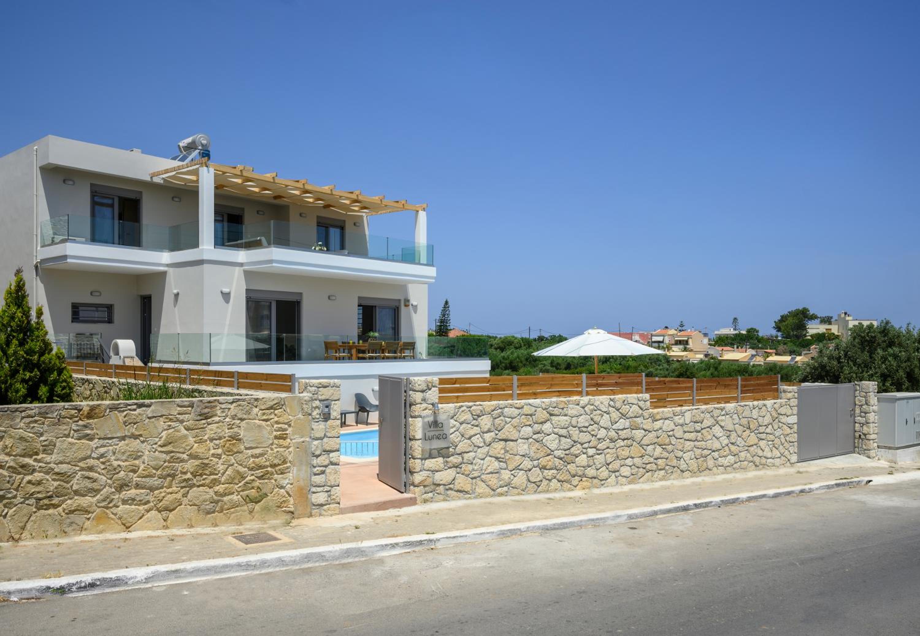 Villa photo 2