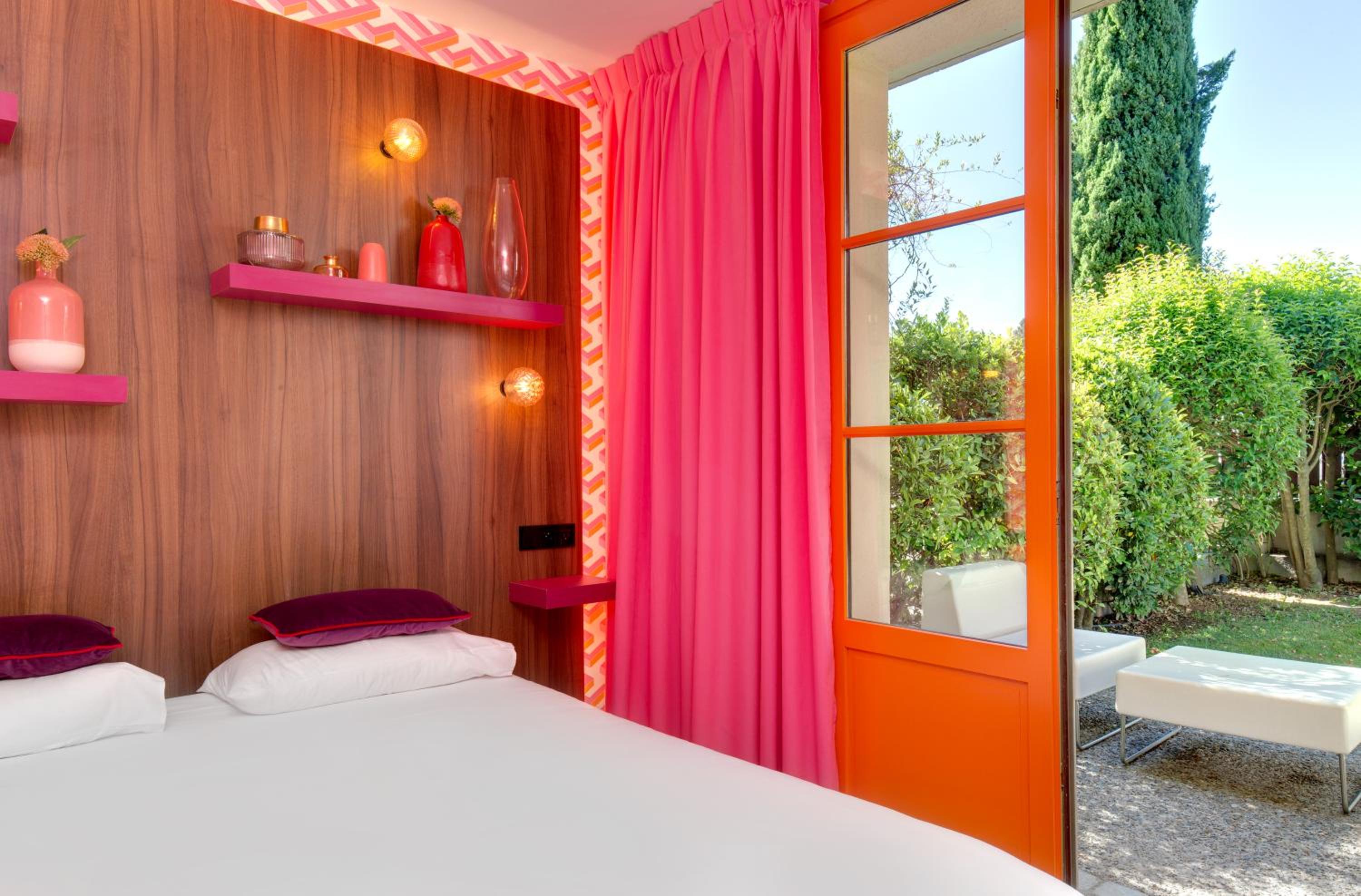 Deluxe Room - Photo 28