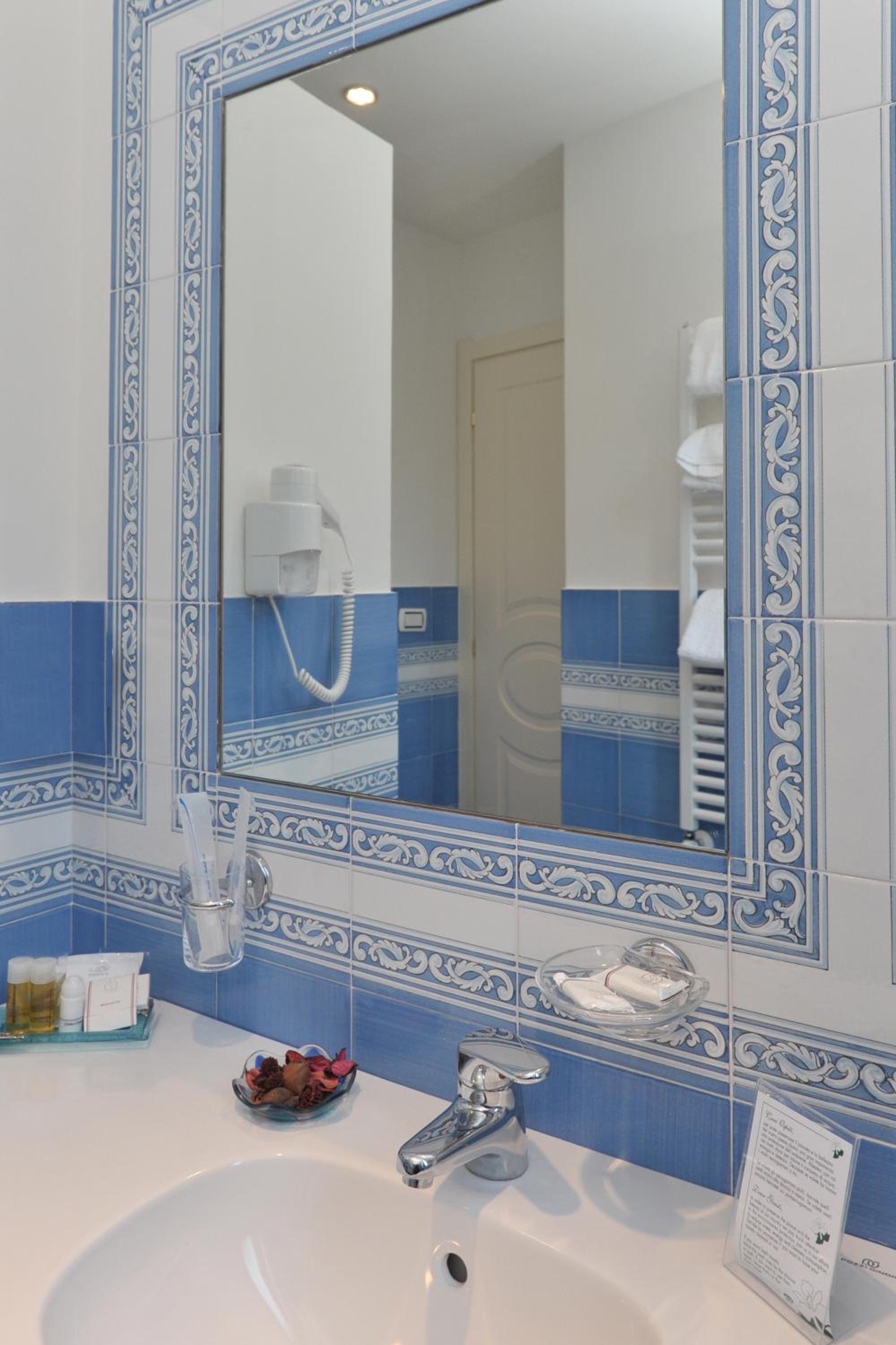 Junior Suite - Photo 11