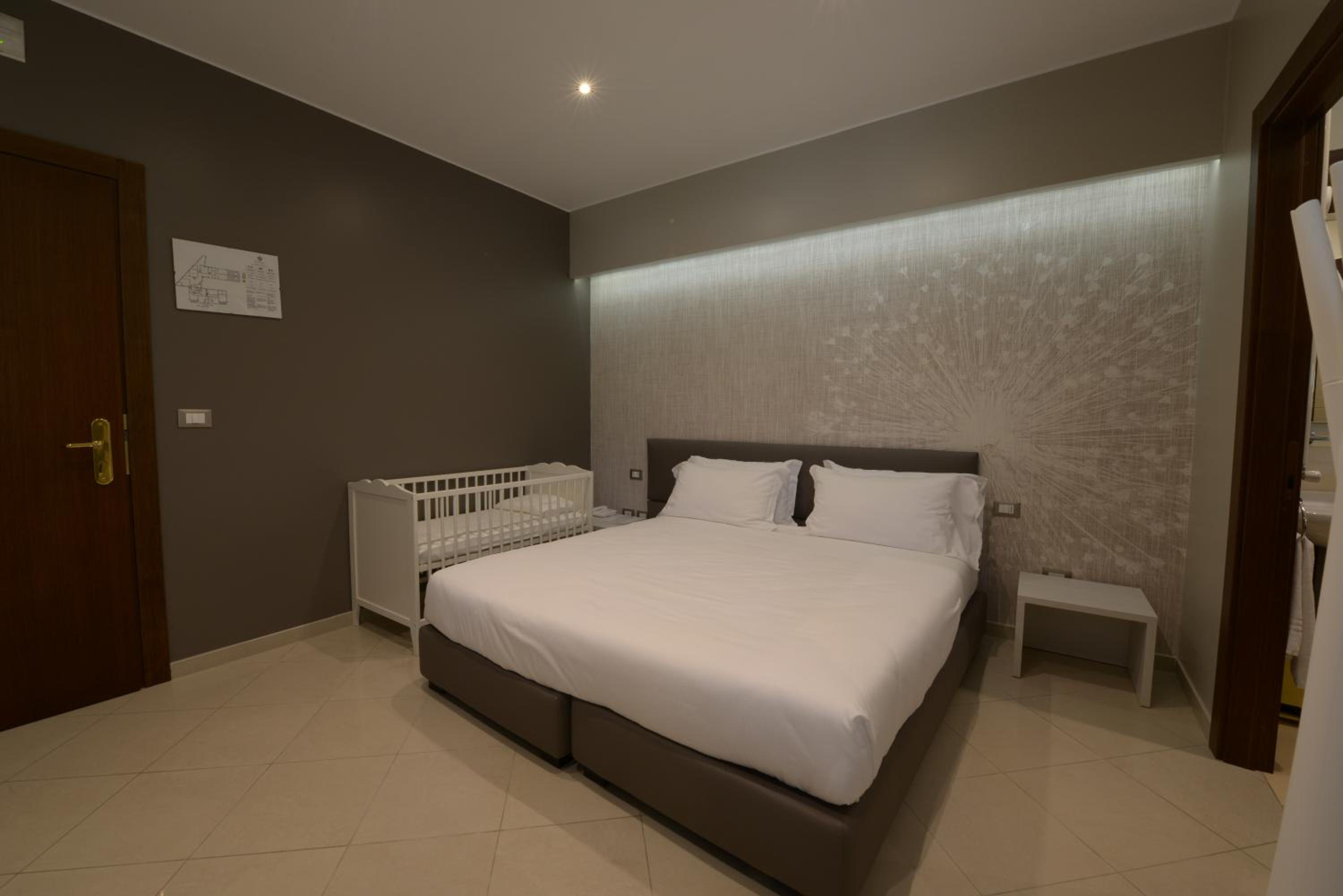 Standard Double or Twin Room photo 2