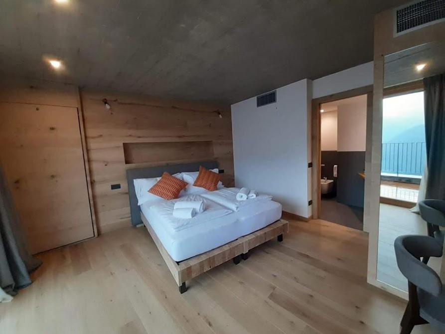 Deluxe Triple Room with Mountain view photo 2